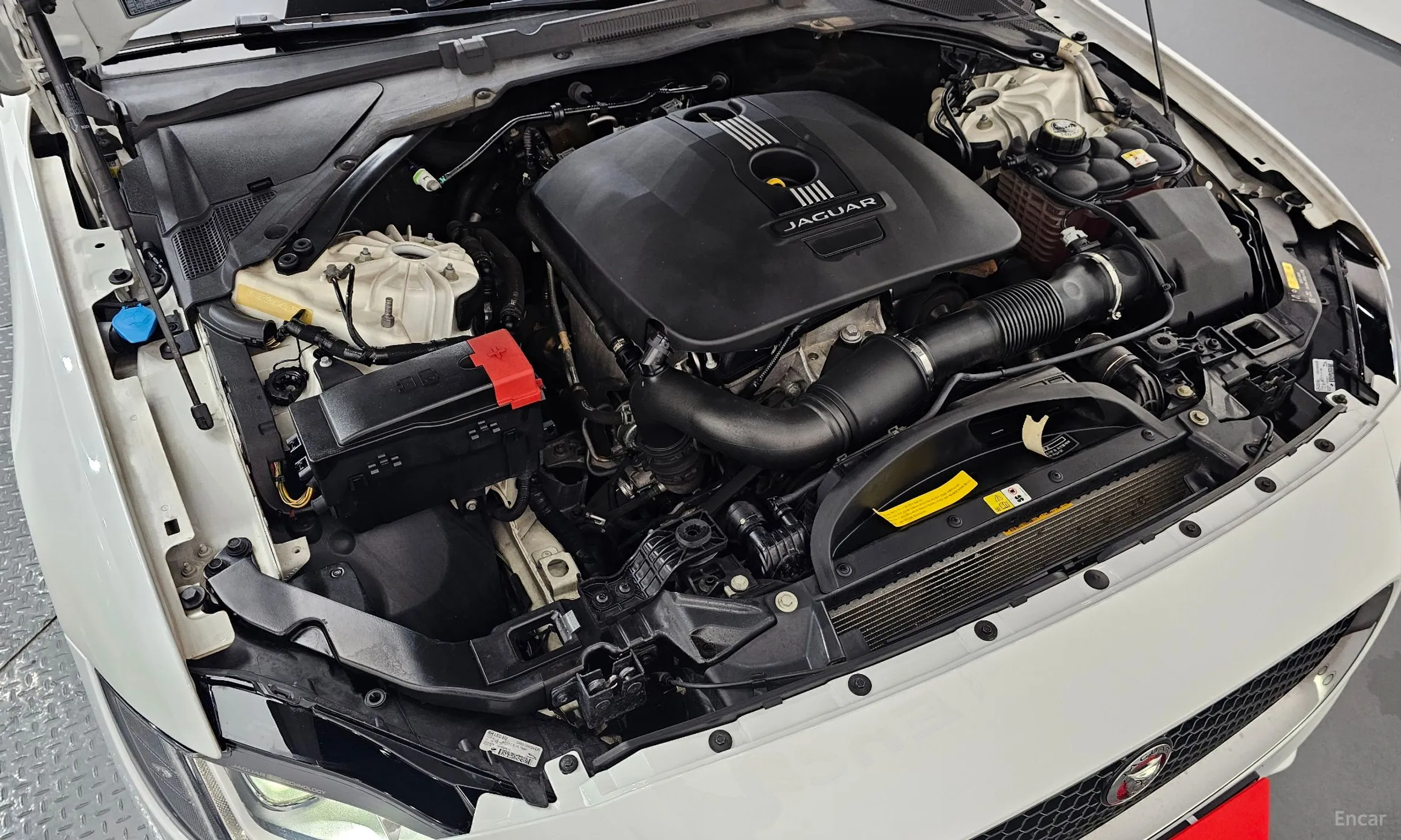 Jaguar XF (x260) превью 6