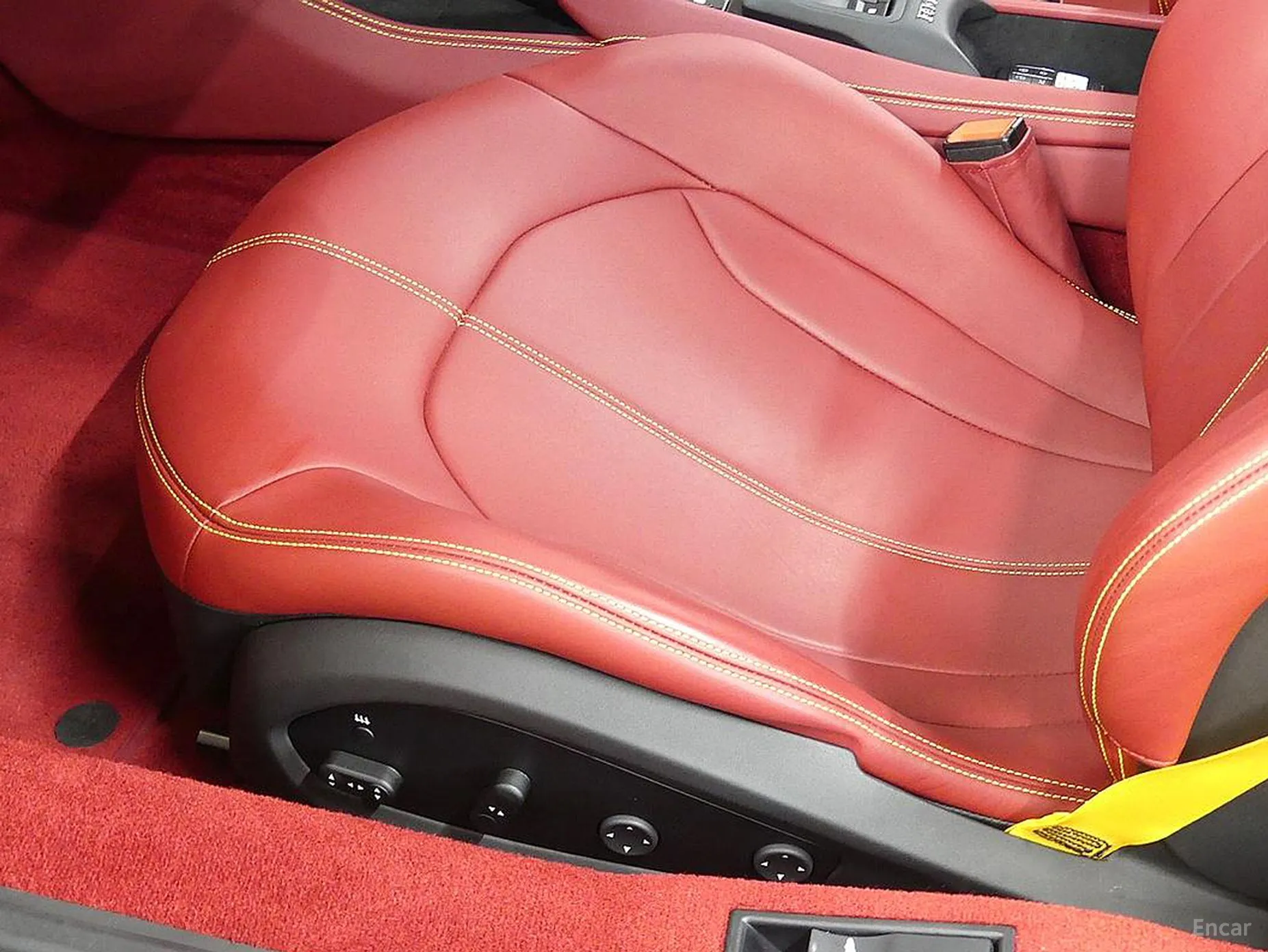 Ferrari F8 Spider превью 18