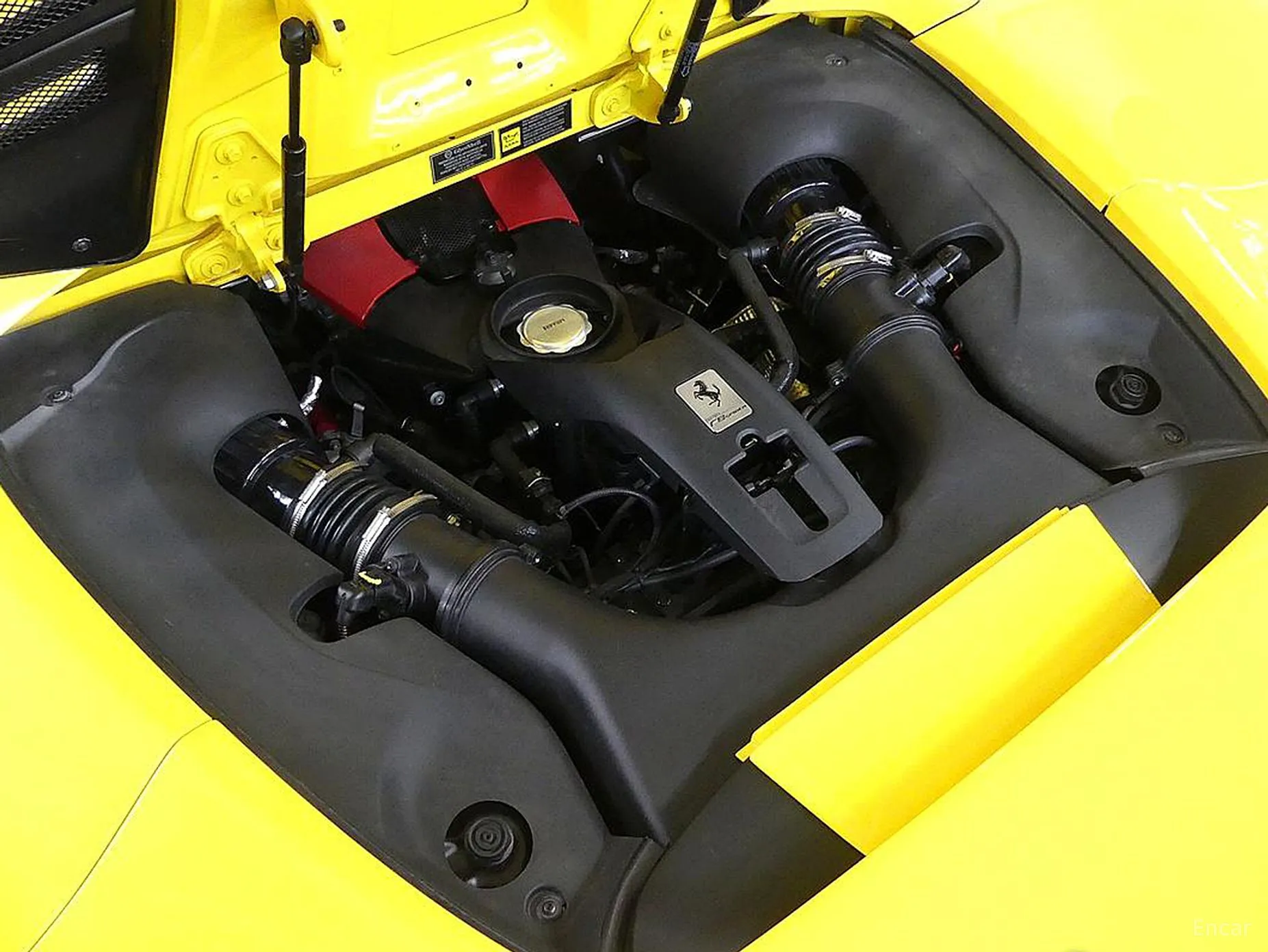 Ferrari F8 Spider превью 6