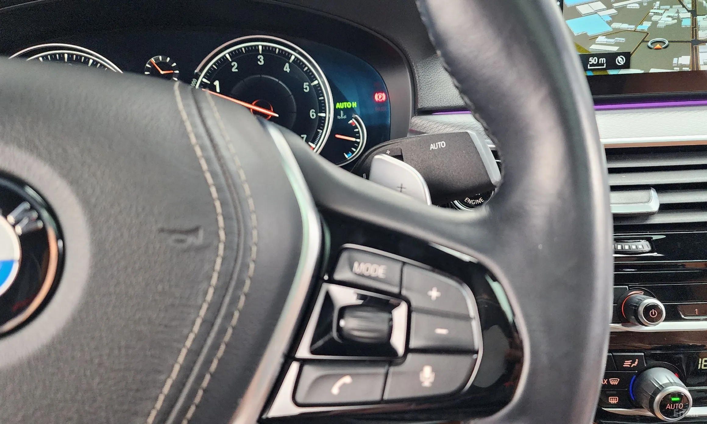 BMW 5 Series (G30) превью 15