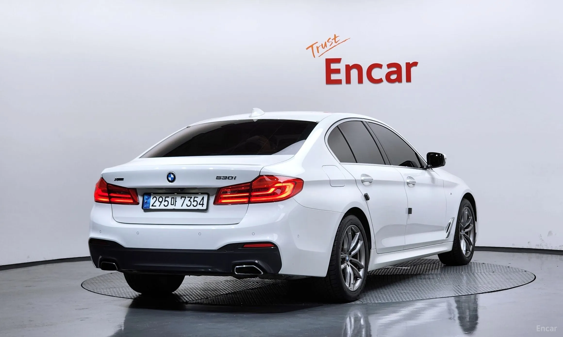 BMW 5 Series (G30) превью 2