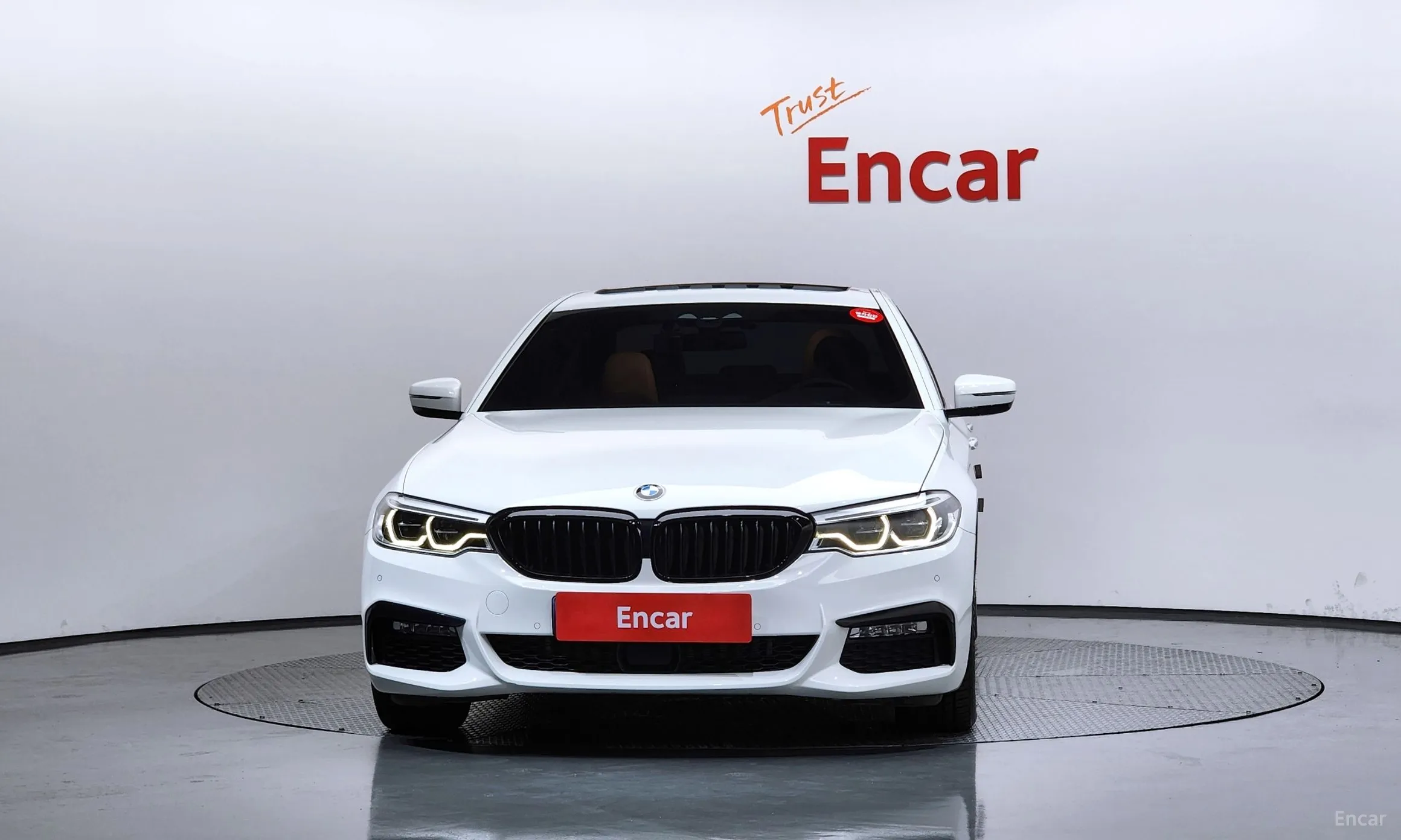BMW 5 Series (G30) превью 3