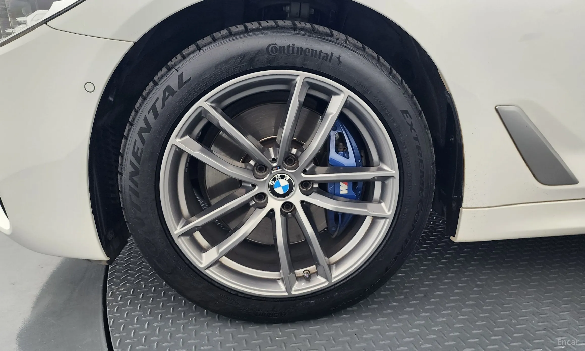 BMW 5 Series (G30) превью 5