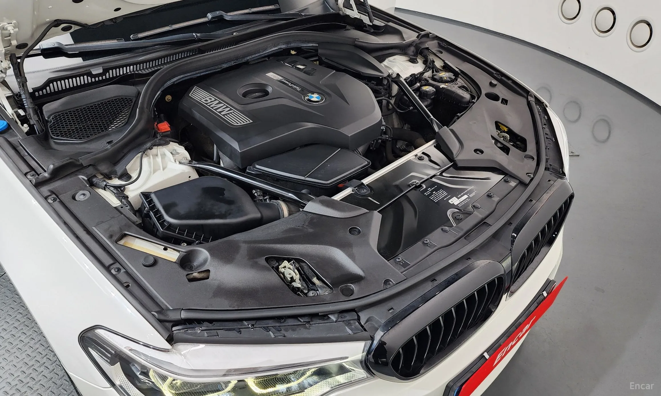 BMW 5 Series (G30) превью 6