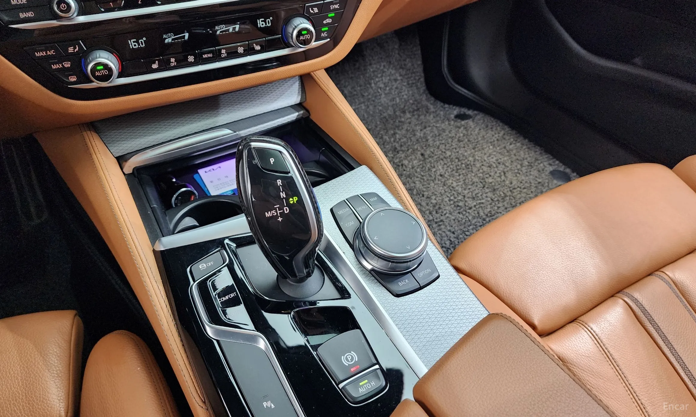 BMW 5 Series (G30) превью 9