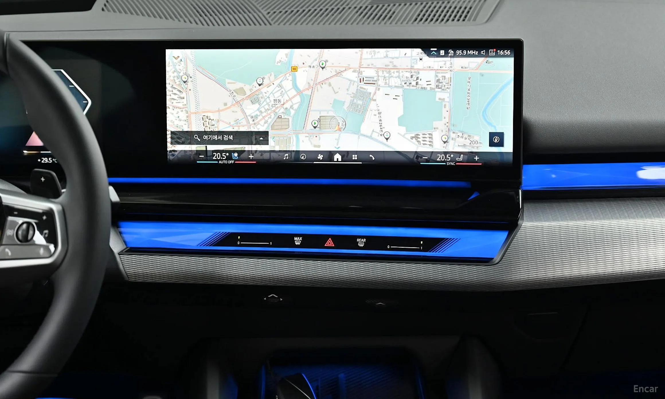 BMW 5 Series (G60) превью 14