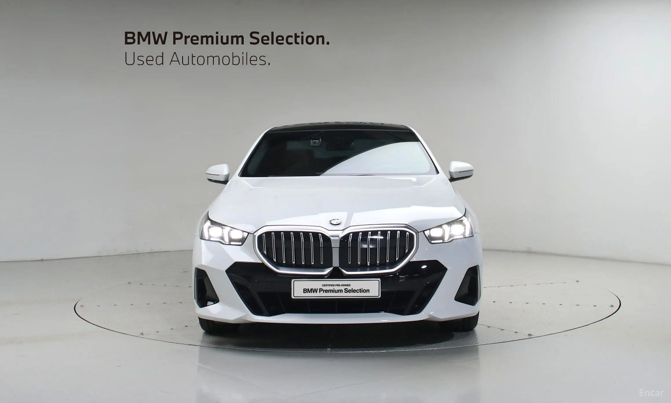BMW 5 Series (G60) превью 3