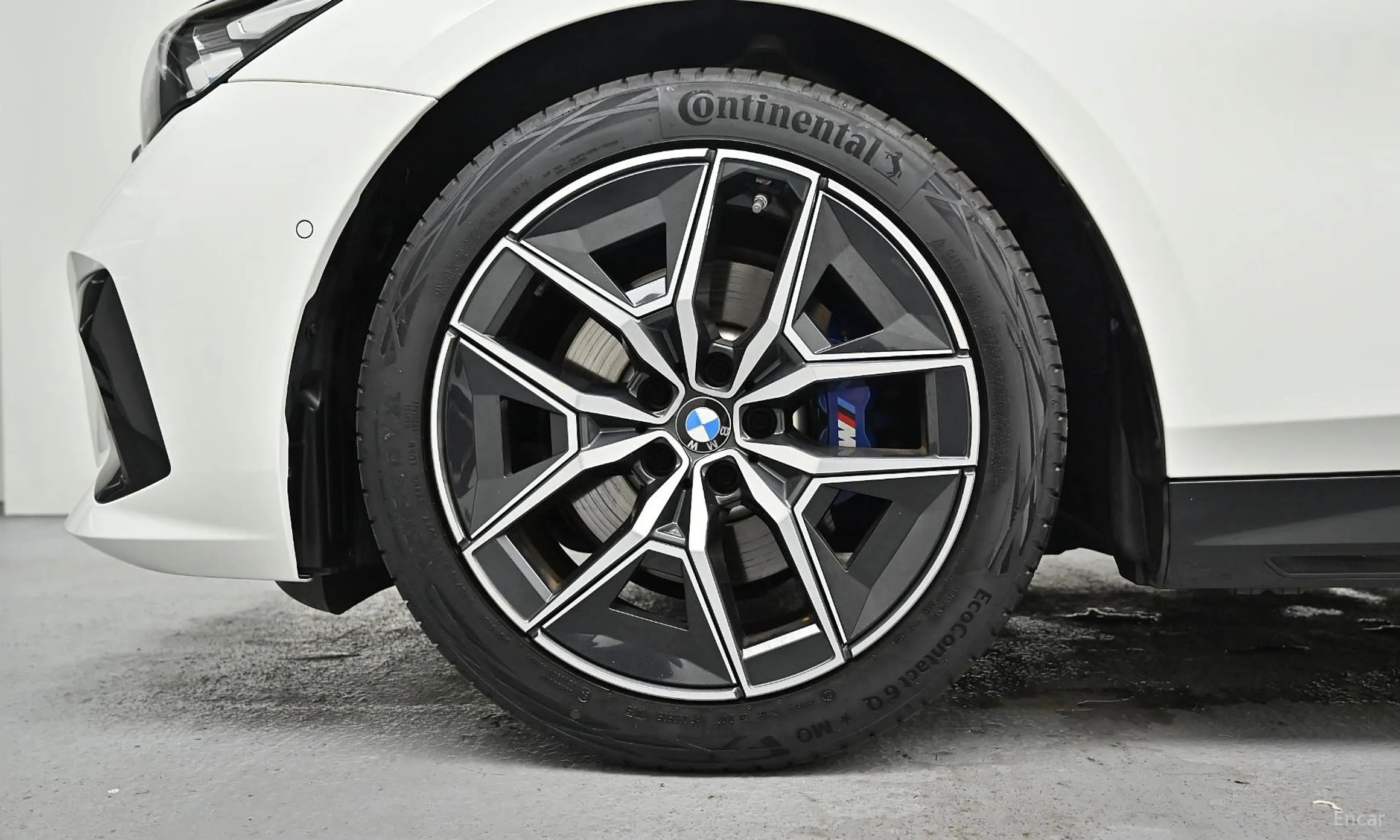 BMW 5 Series (G60) превью 5