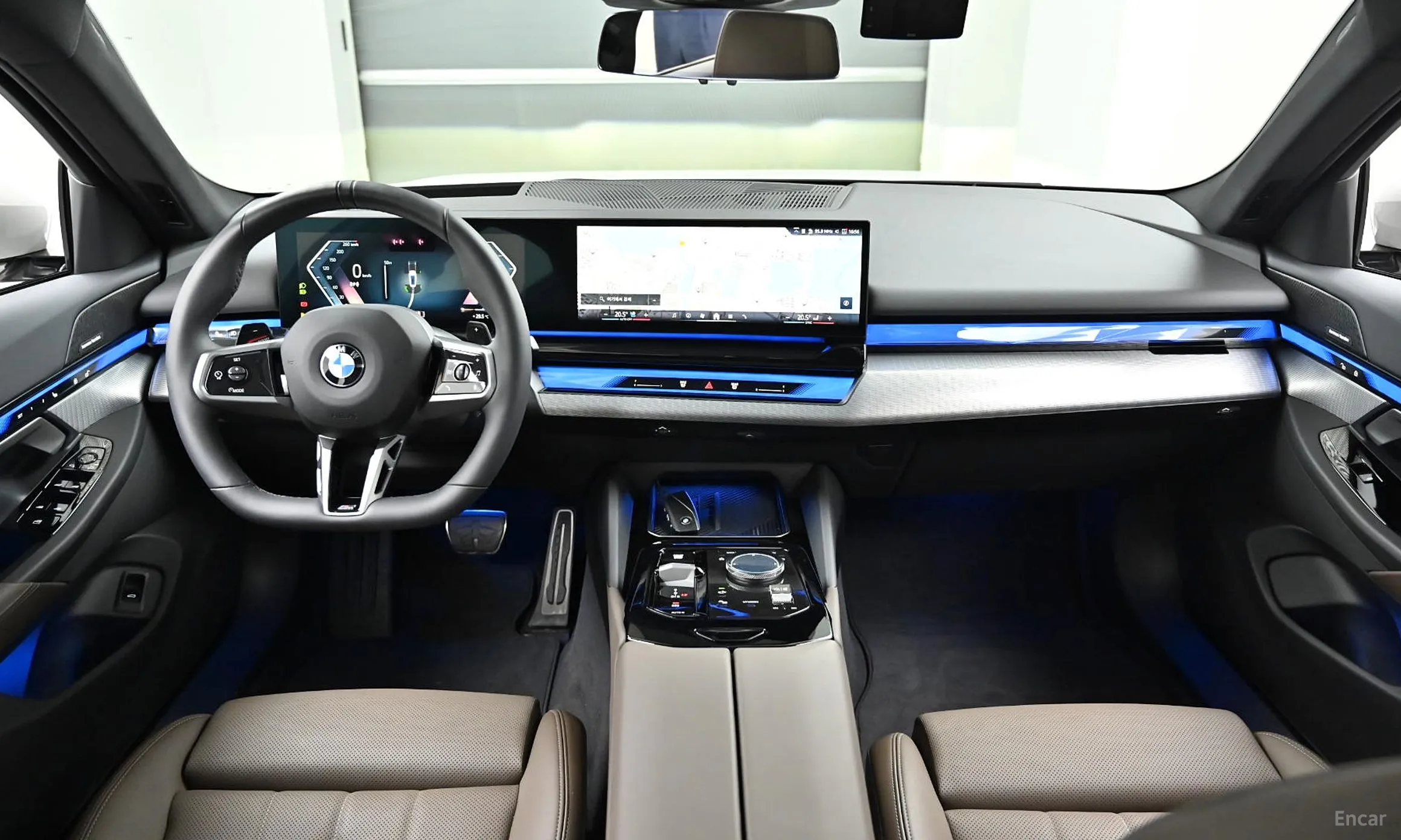 BMW 5 Series (G60) превью 7