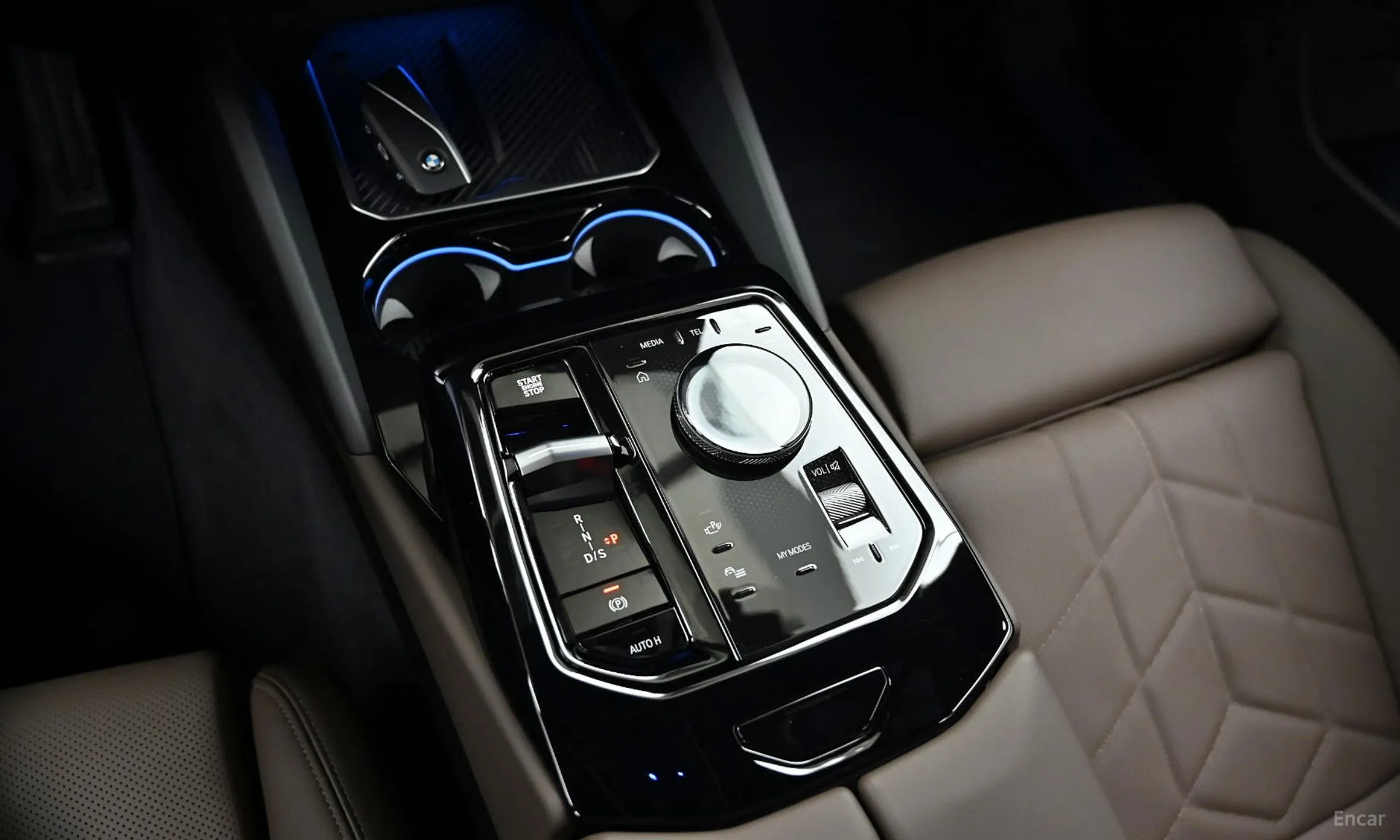 BMW 5 Series (G60) превью 9