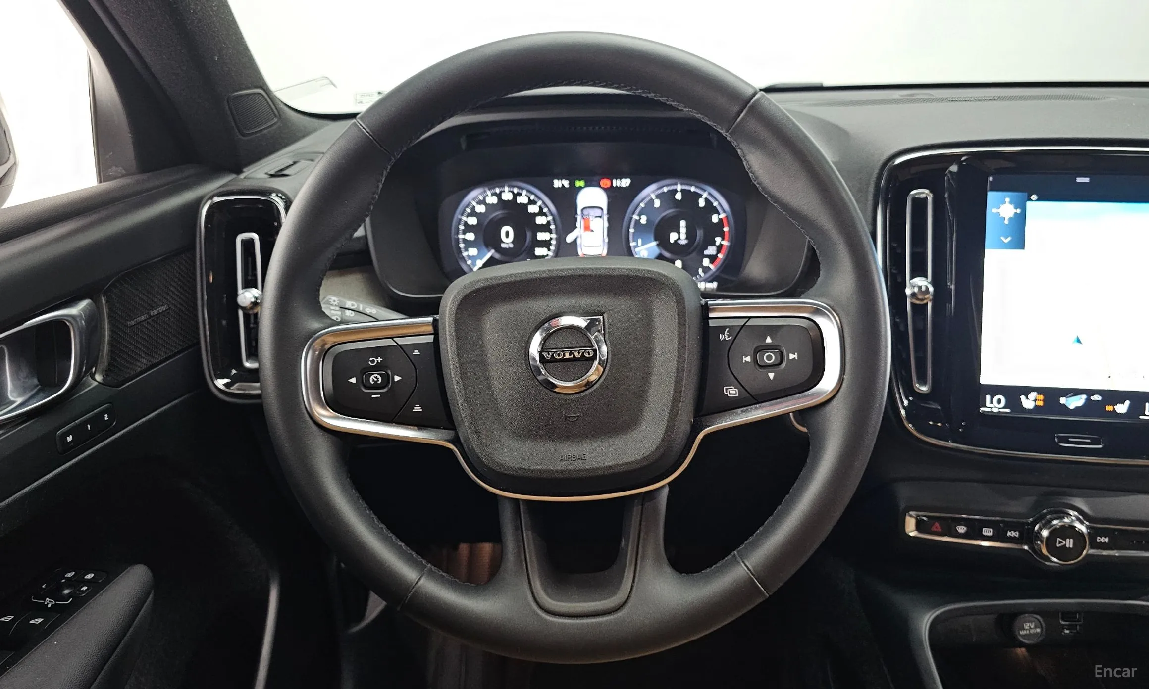 Volvo XC40 превью 13
