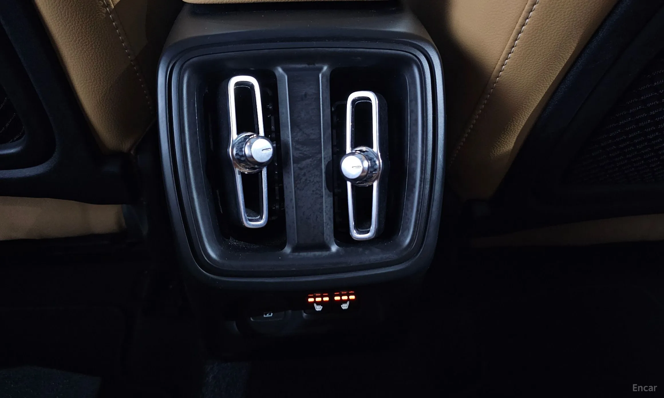 Volvo XC40 превью 18