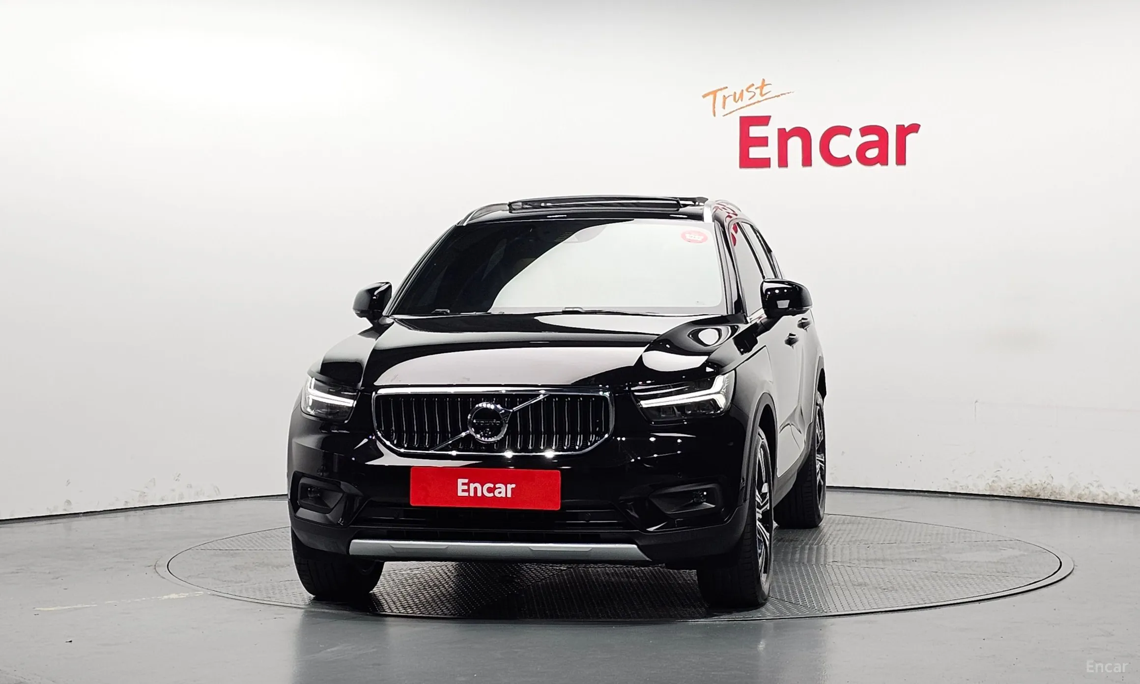 Volvo XC40 превью 3