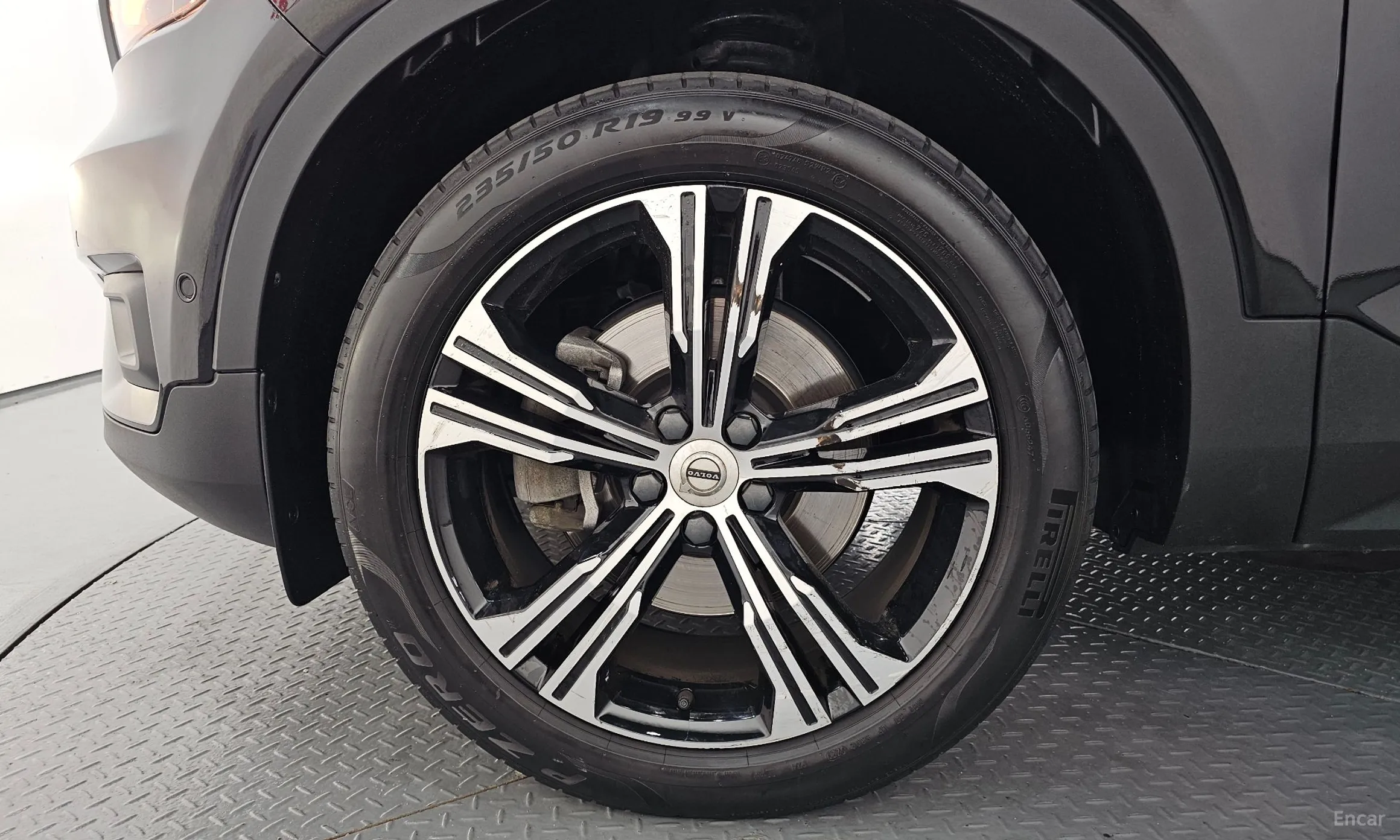 Volvo XC40 превью 5