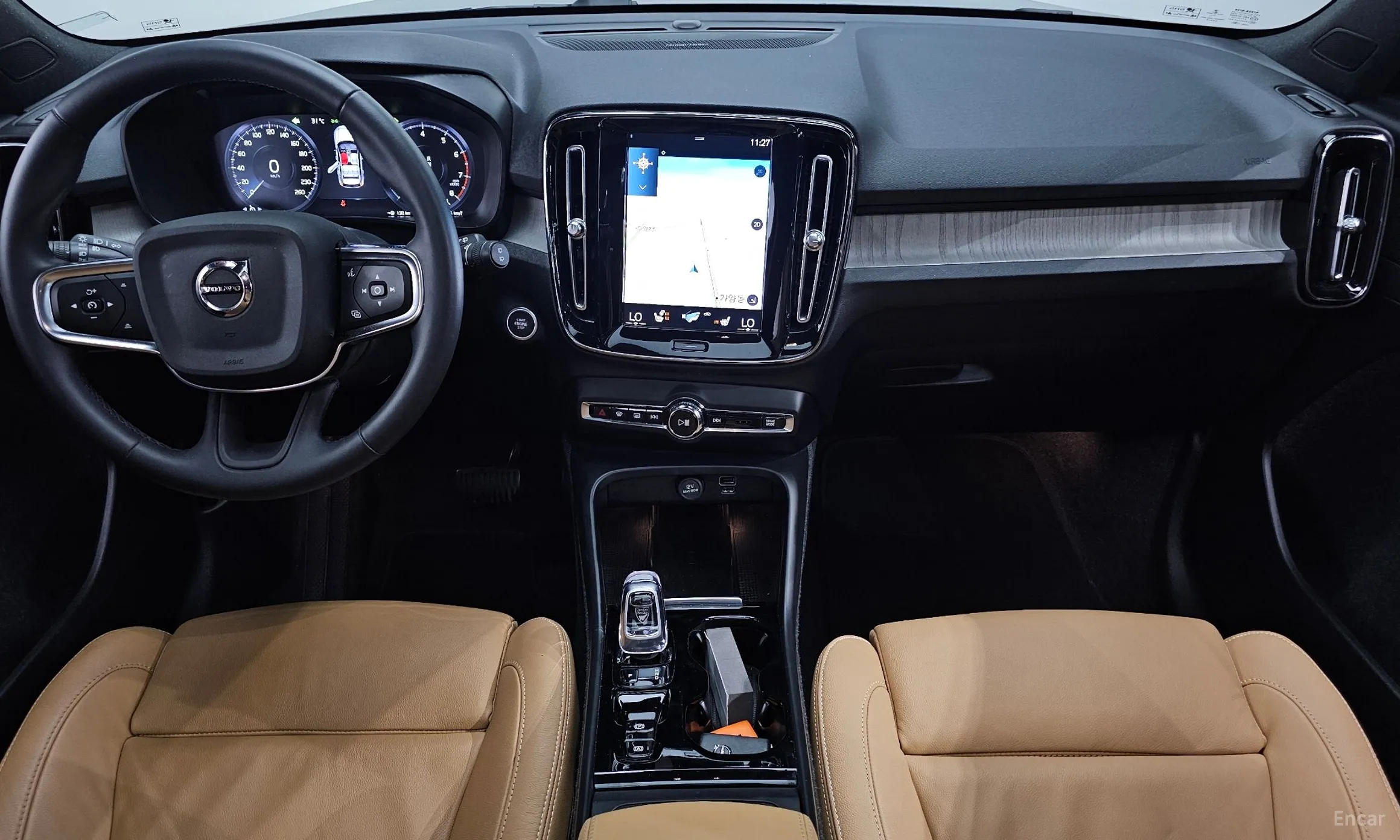 Volvo XC40 превью 7
