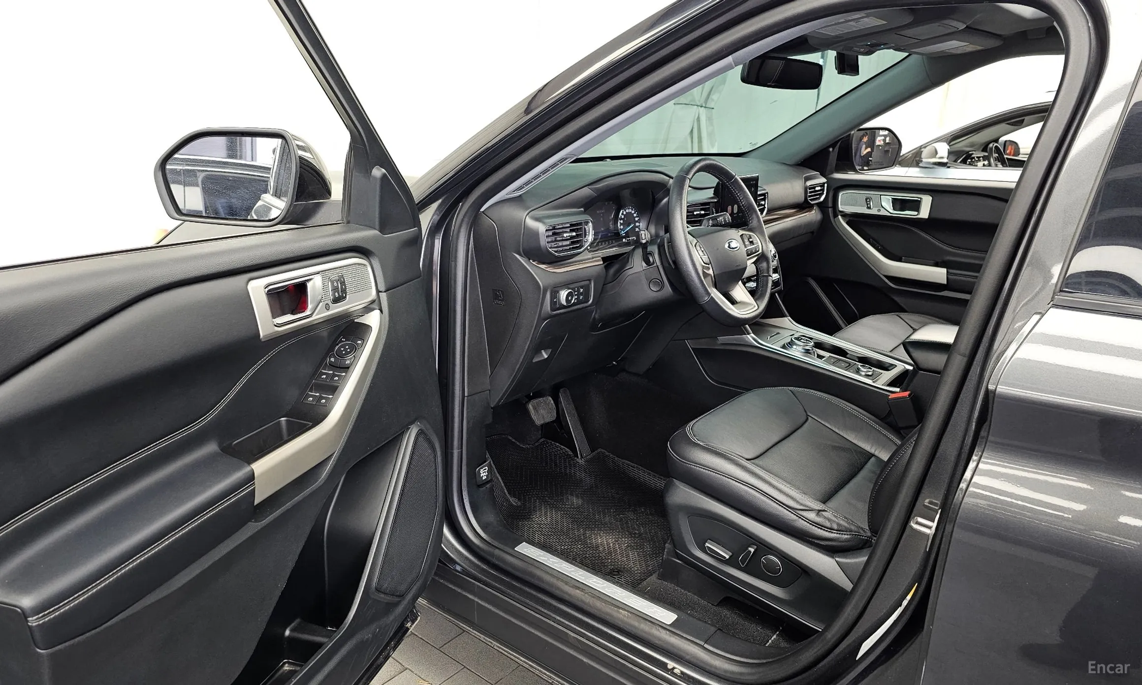 Ford Explorer 6th Generation превью 10