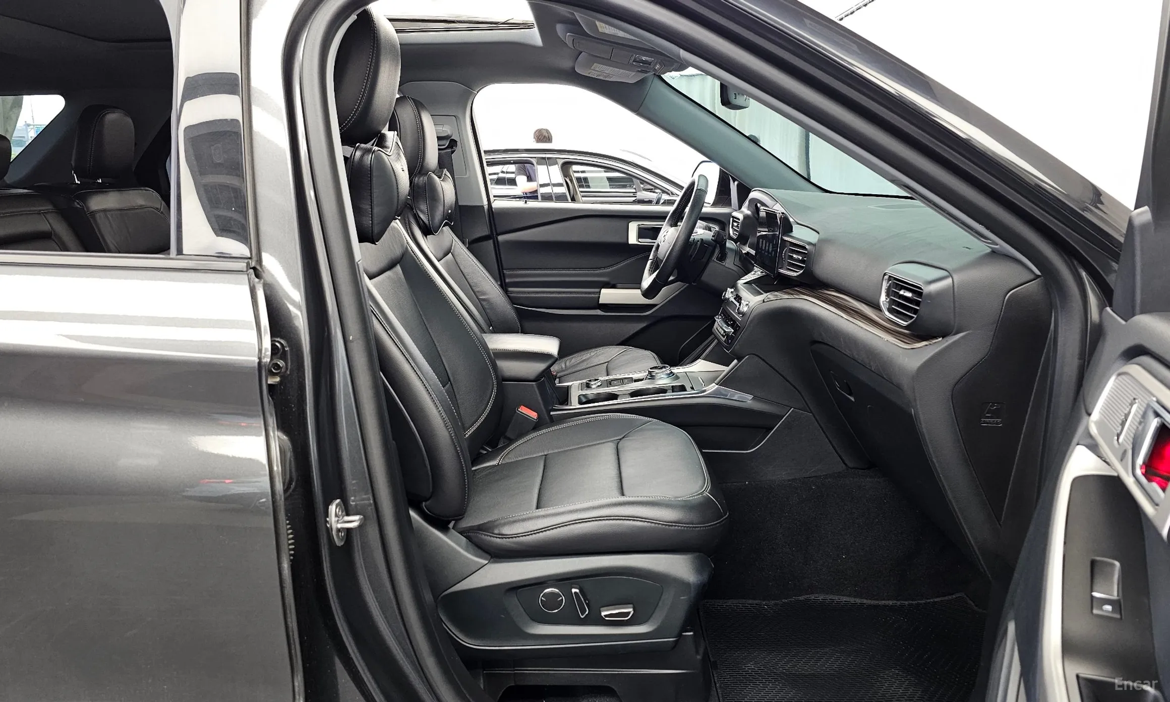 Ford Explorer 6th Generation превью 11