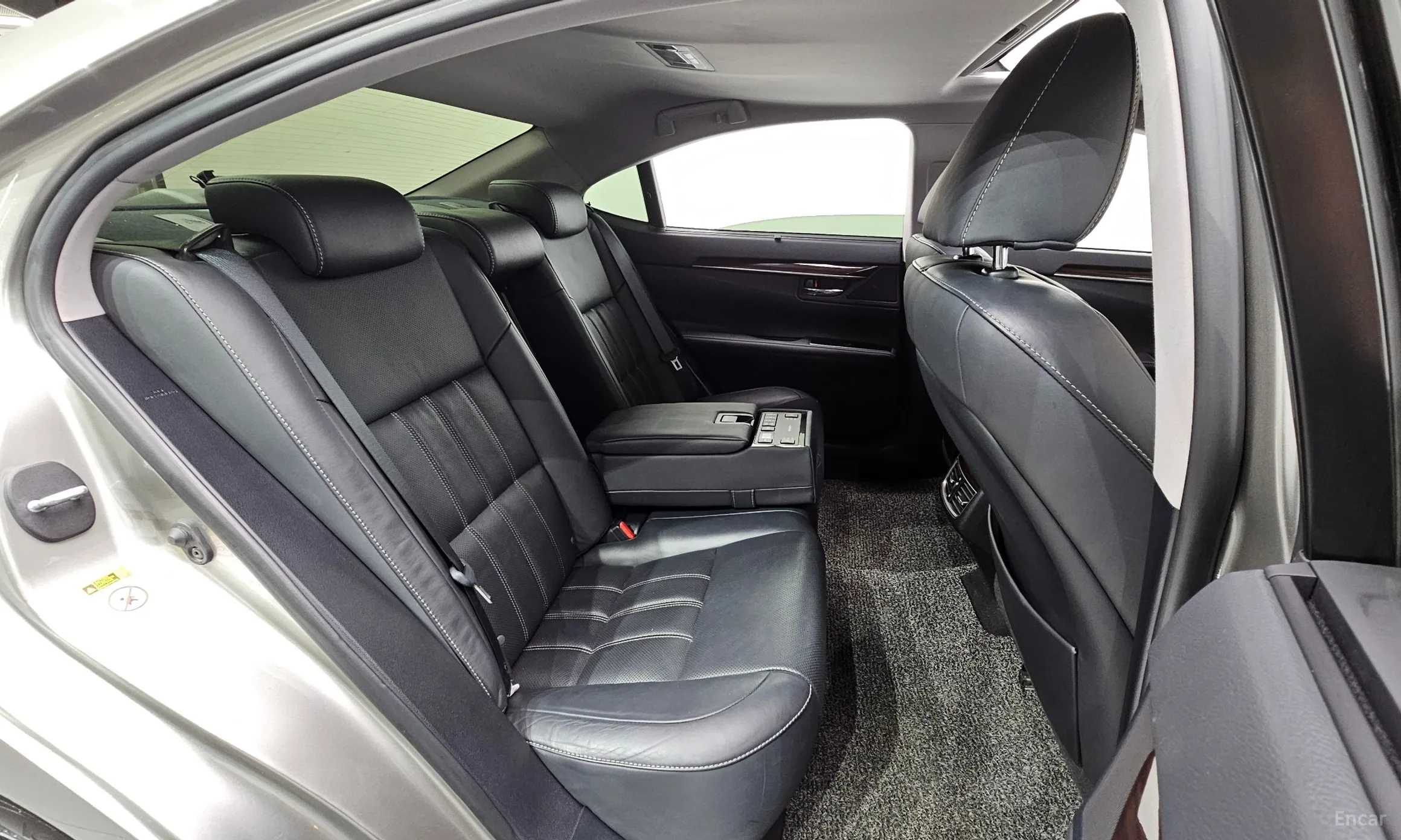 Lexus New ES300h превью 11