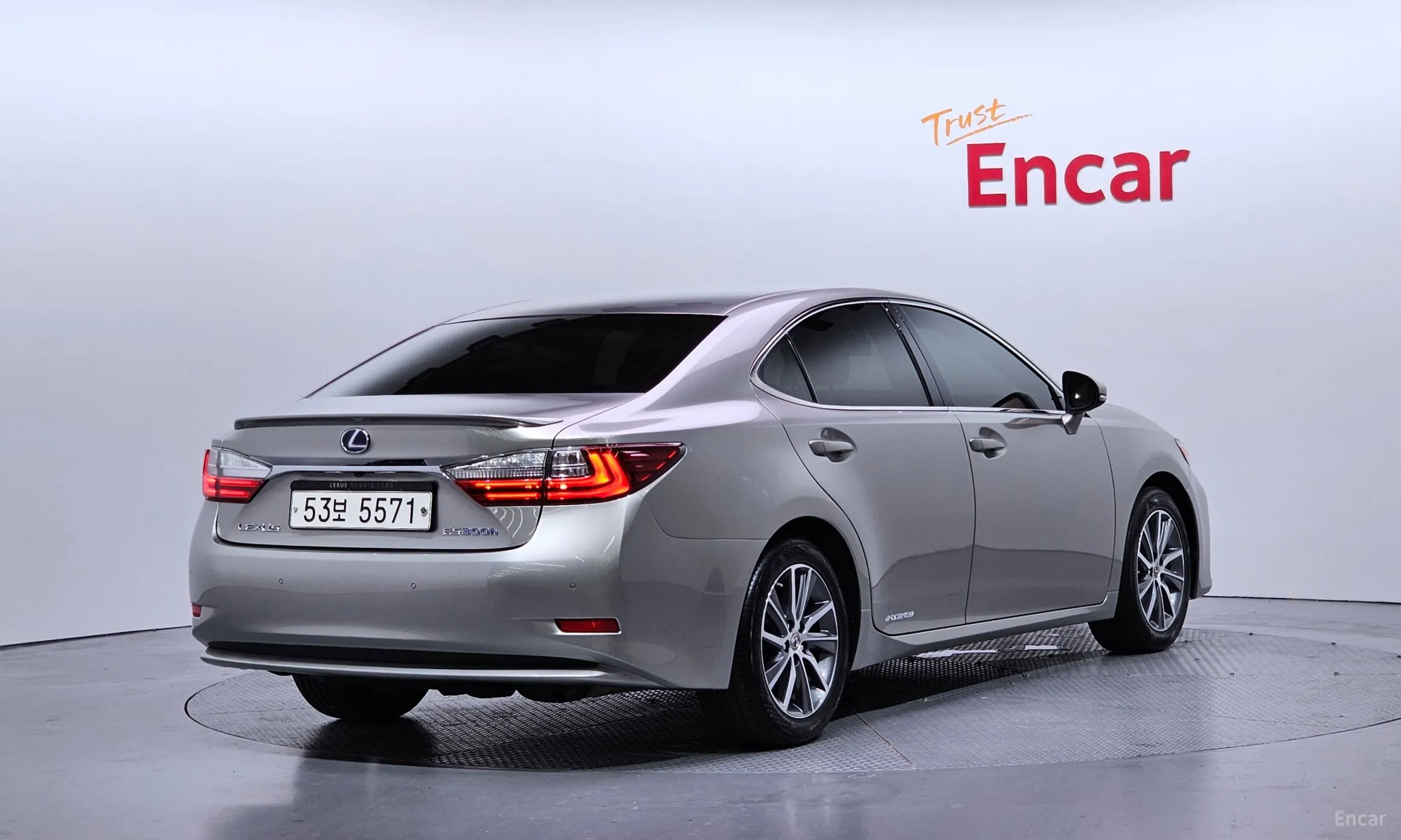 Lexus New ES300h превью 2