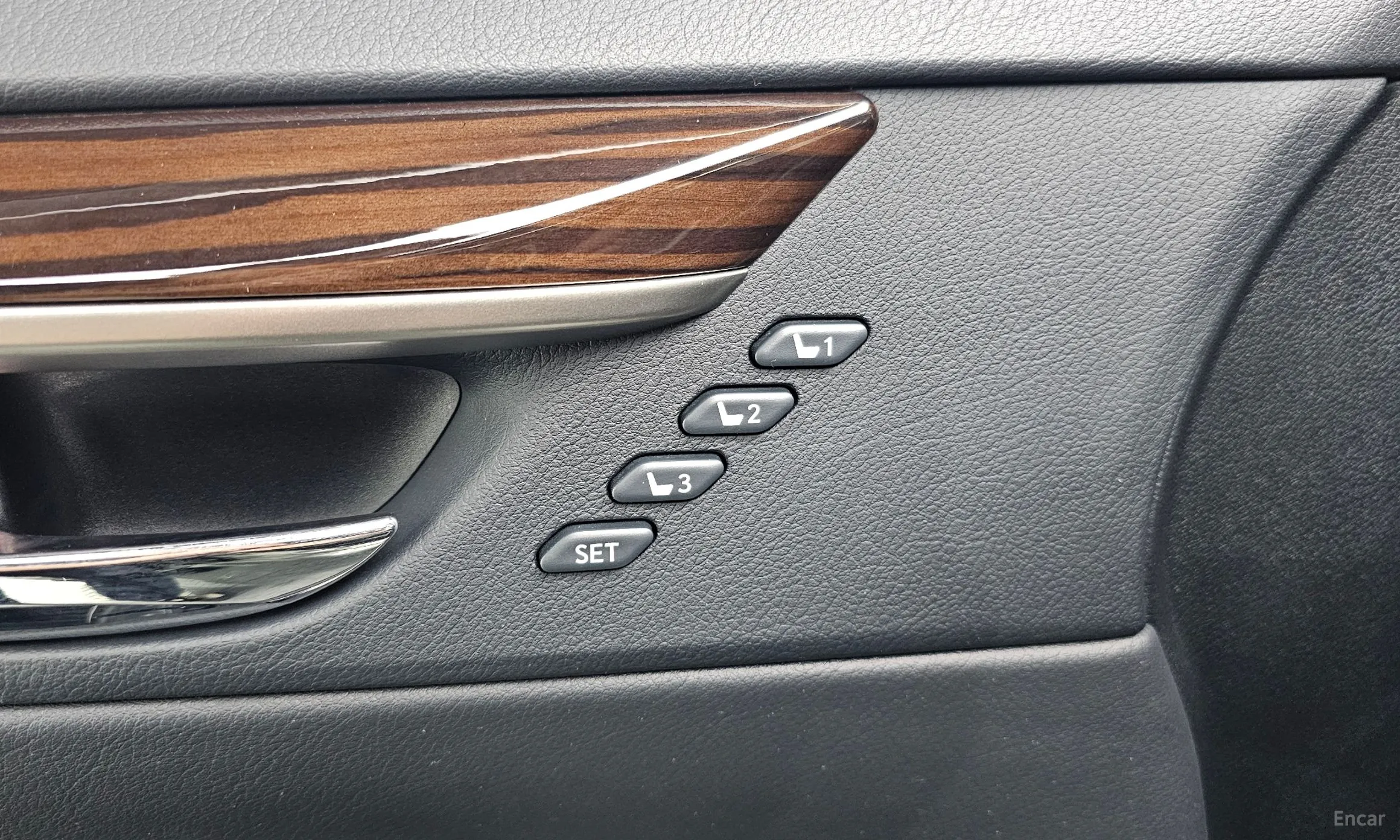 Lexus New ES300h превью 16