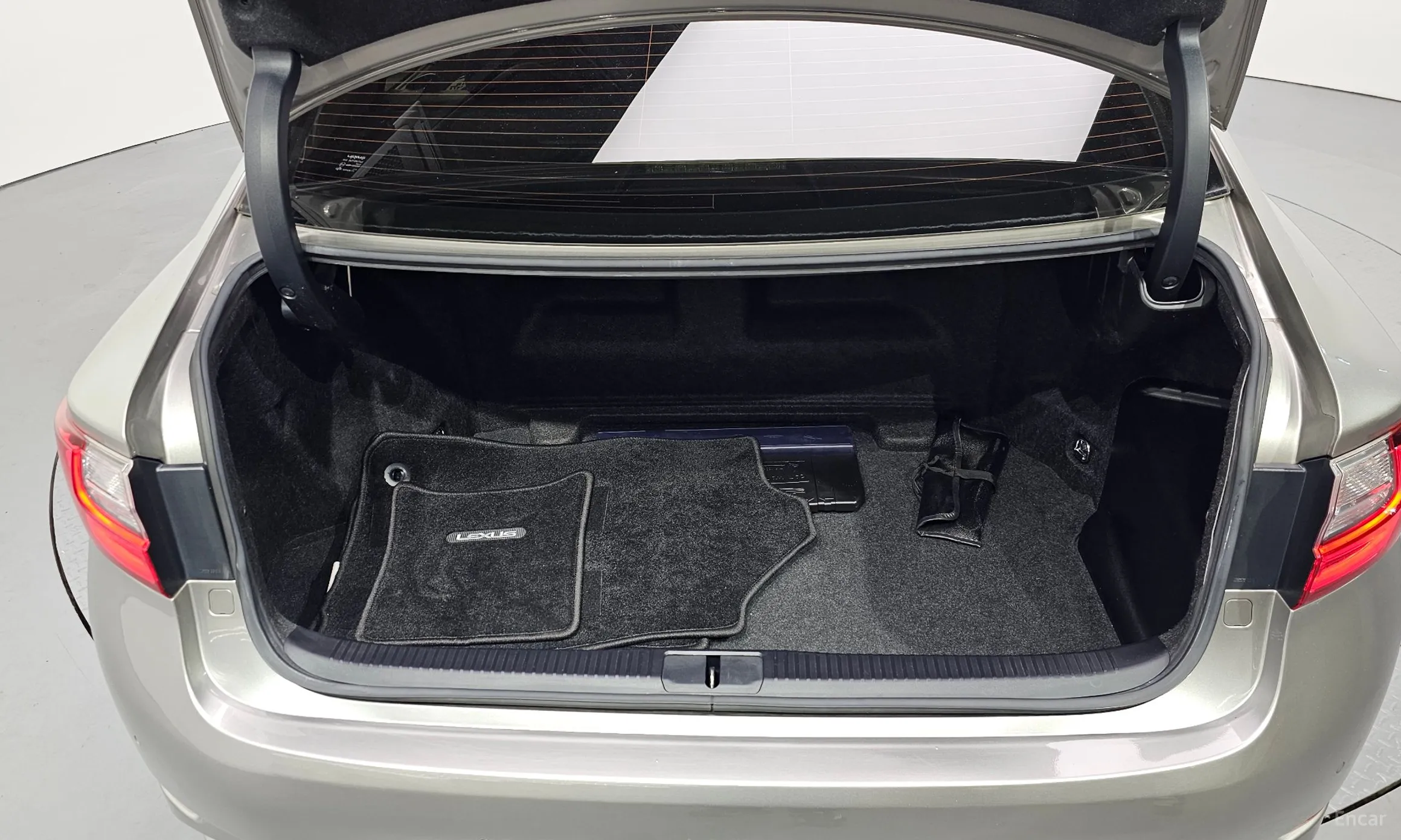 Lexus New ES300h превью 20