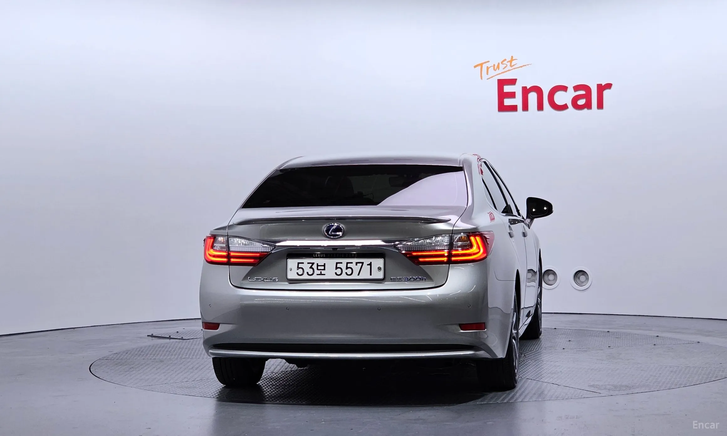 Lexus New ES300h превью 4