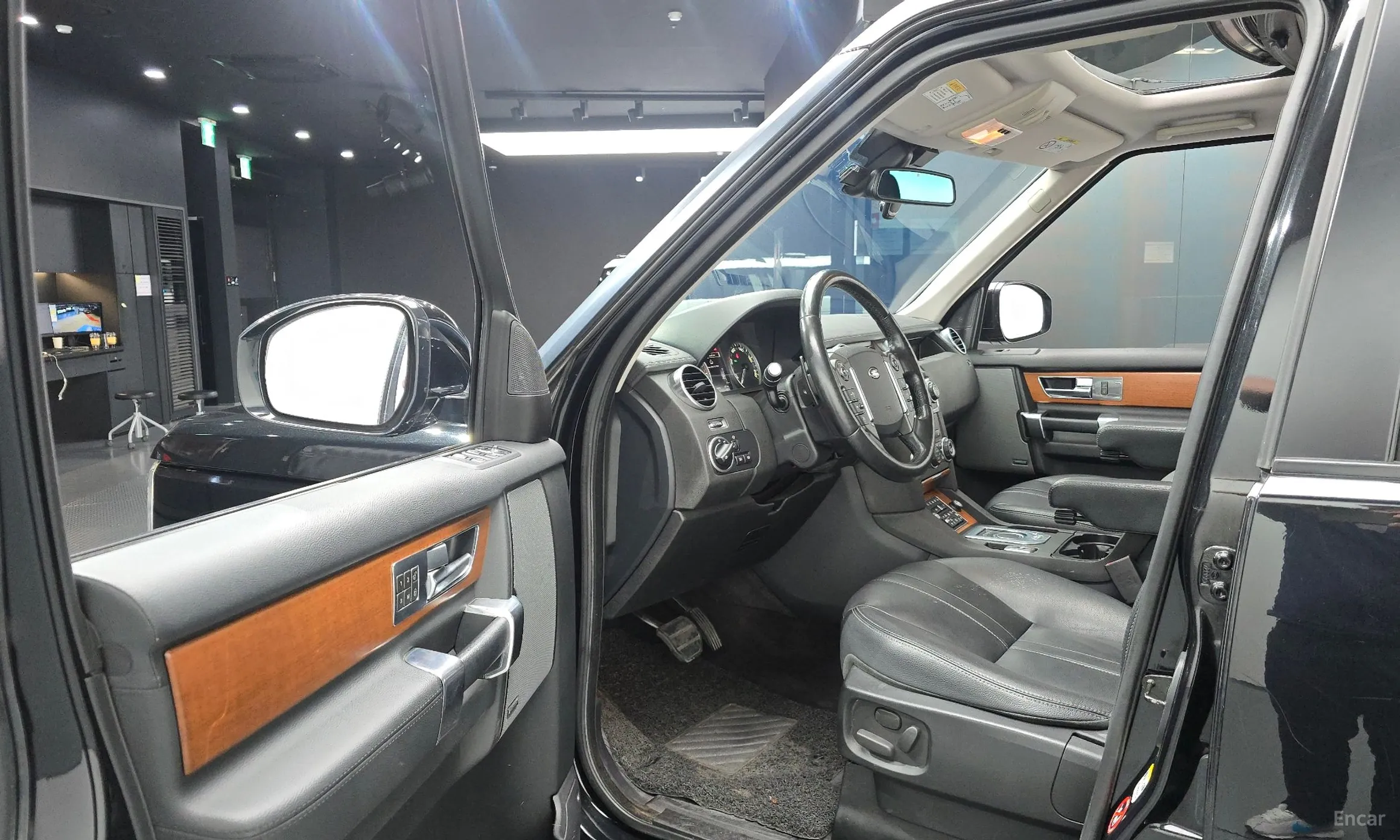 Land Rover Discovery 4 превью 10