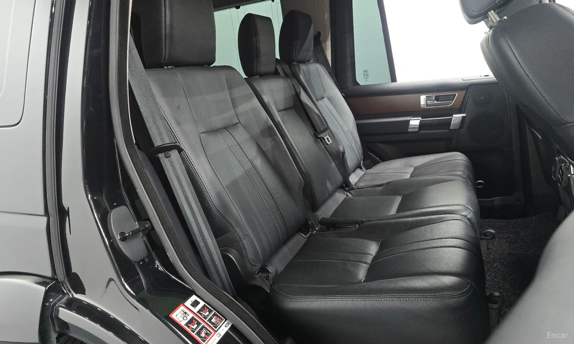 Land Rover Discovery 4 превью 11
