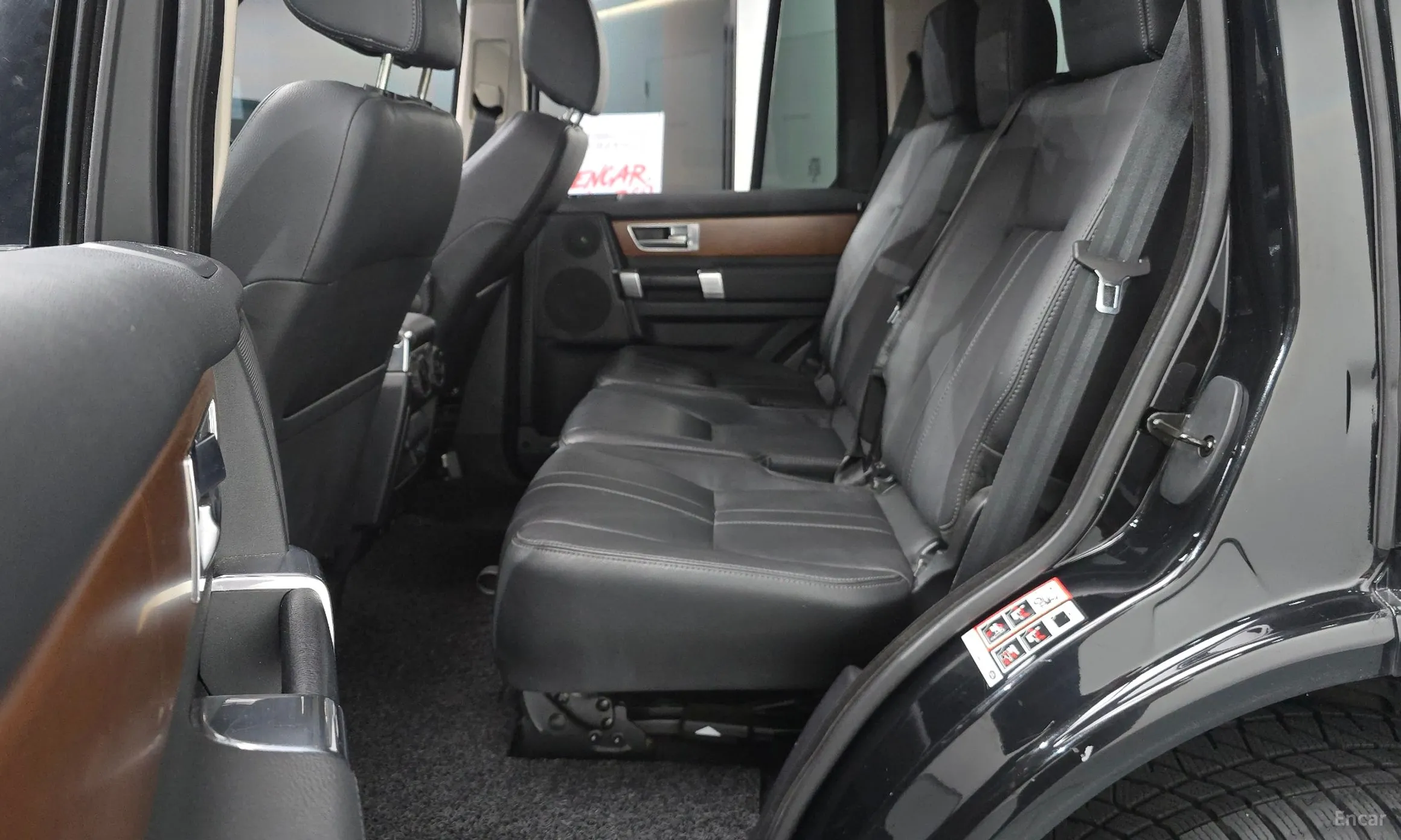 Land Rover Discovery 4 превью 12