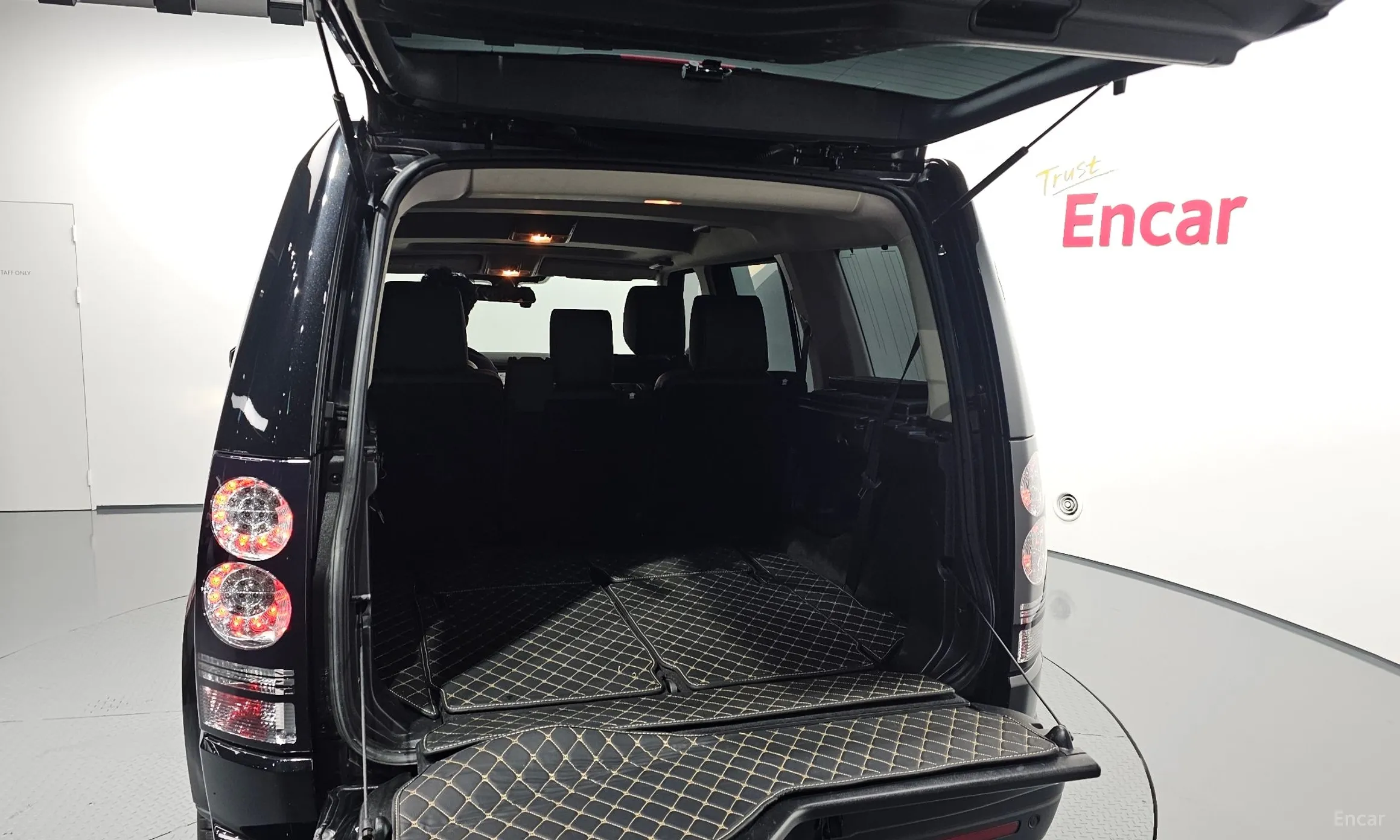 Land Rover Discovery 4 превью 20