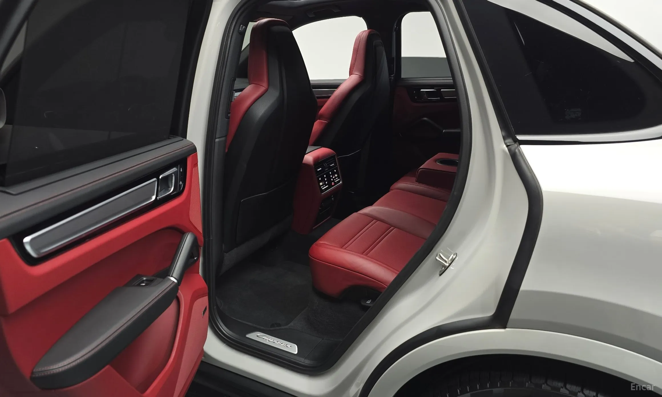 Porsche Cayenne (PO536) превью 11