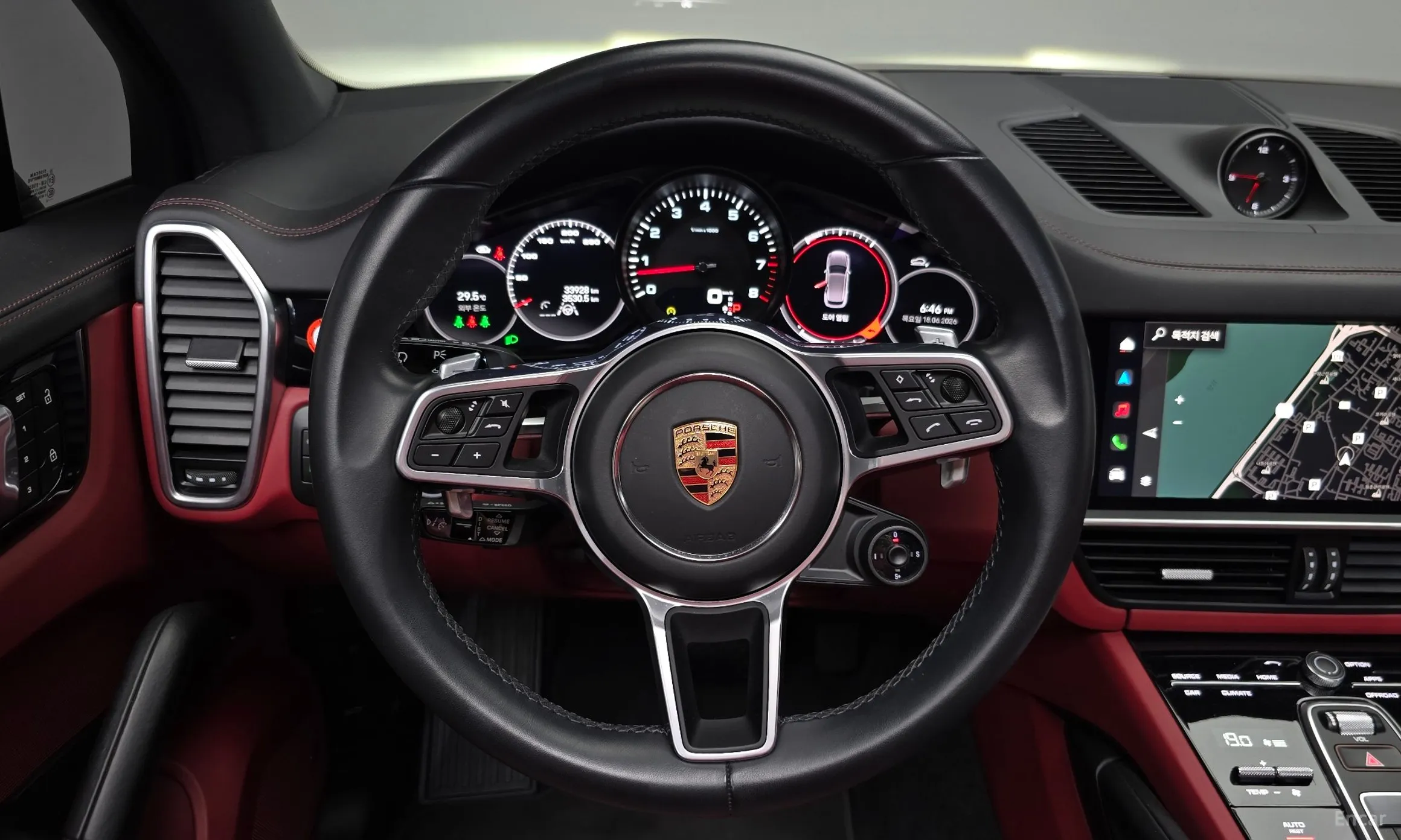 Porsche Cayenne (PO536) превью 12
