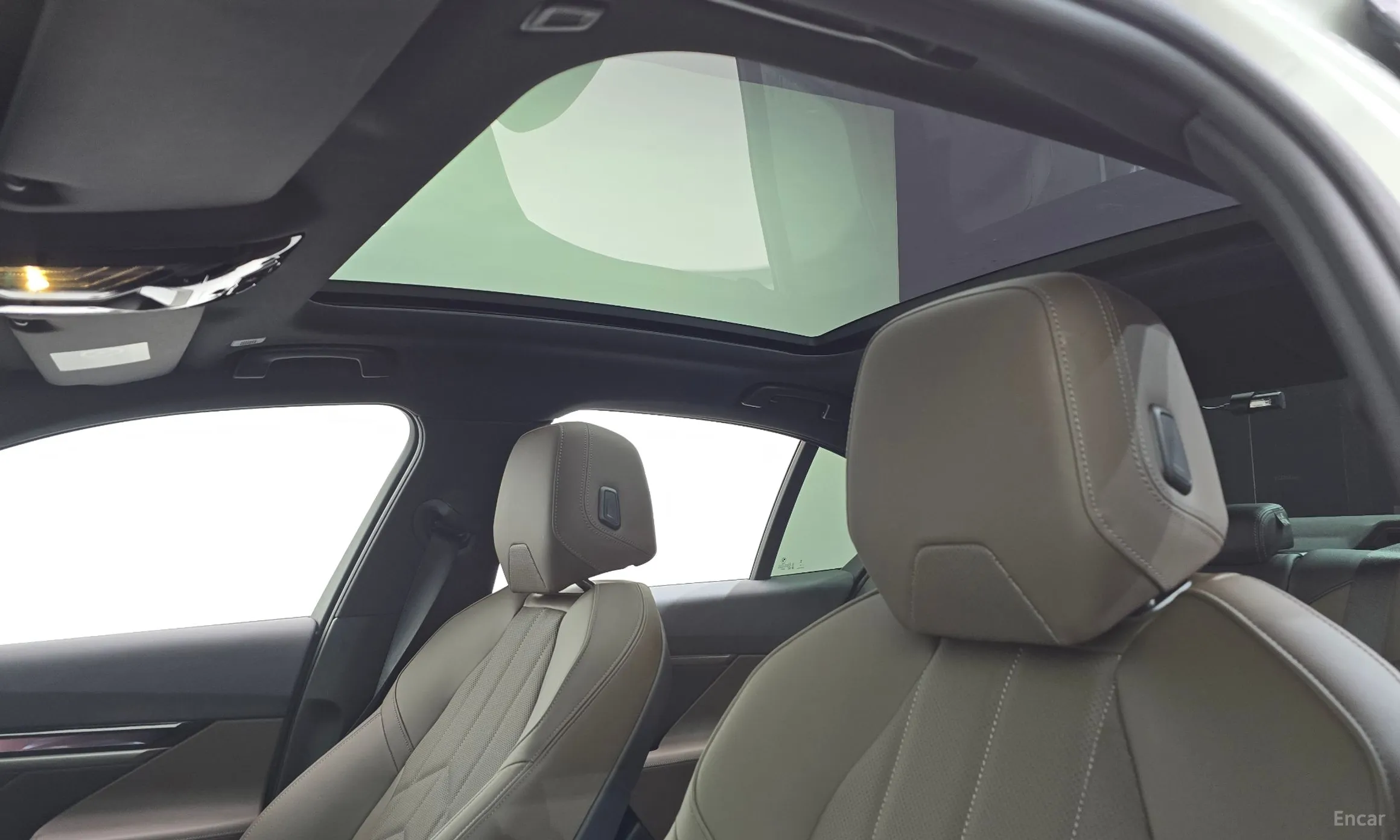 BMW 5 Series (G60) превью 19