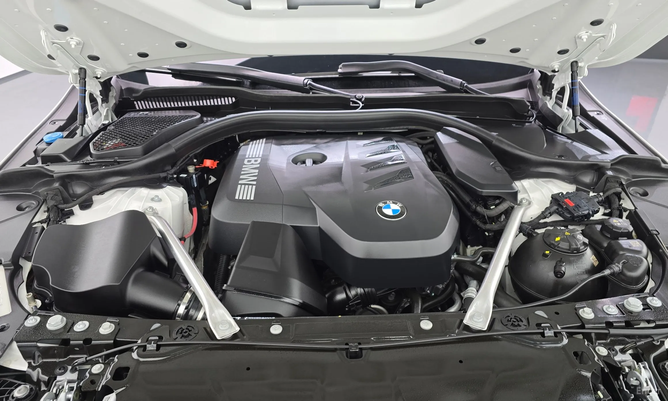 BMW 5 Series (G60) превью 6