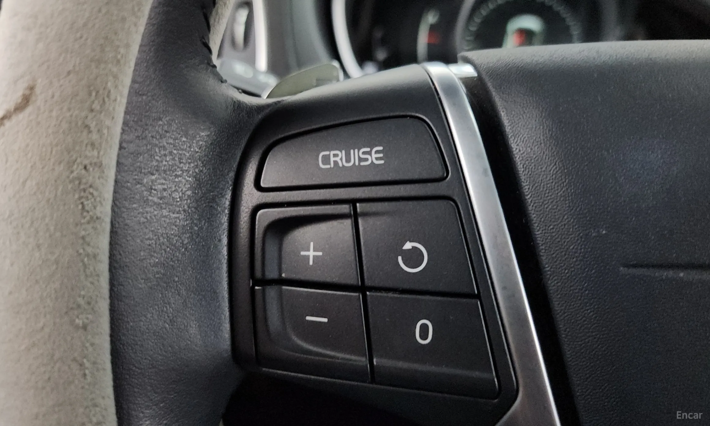Volvo V40 превью 17