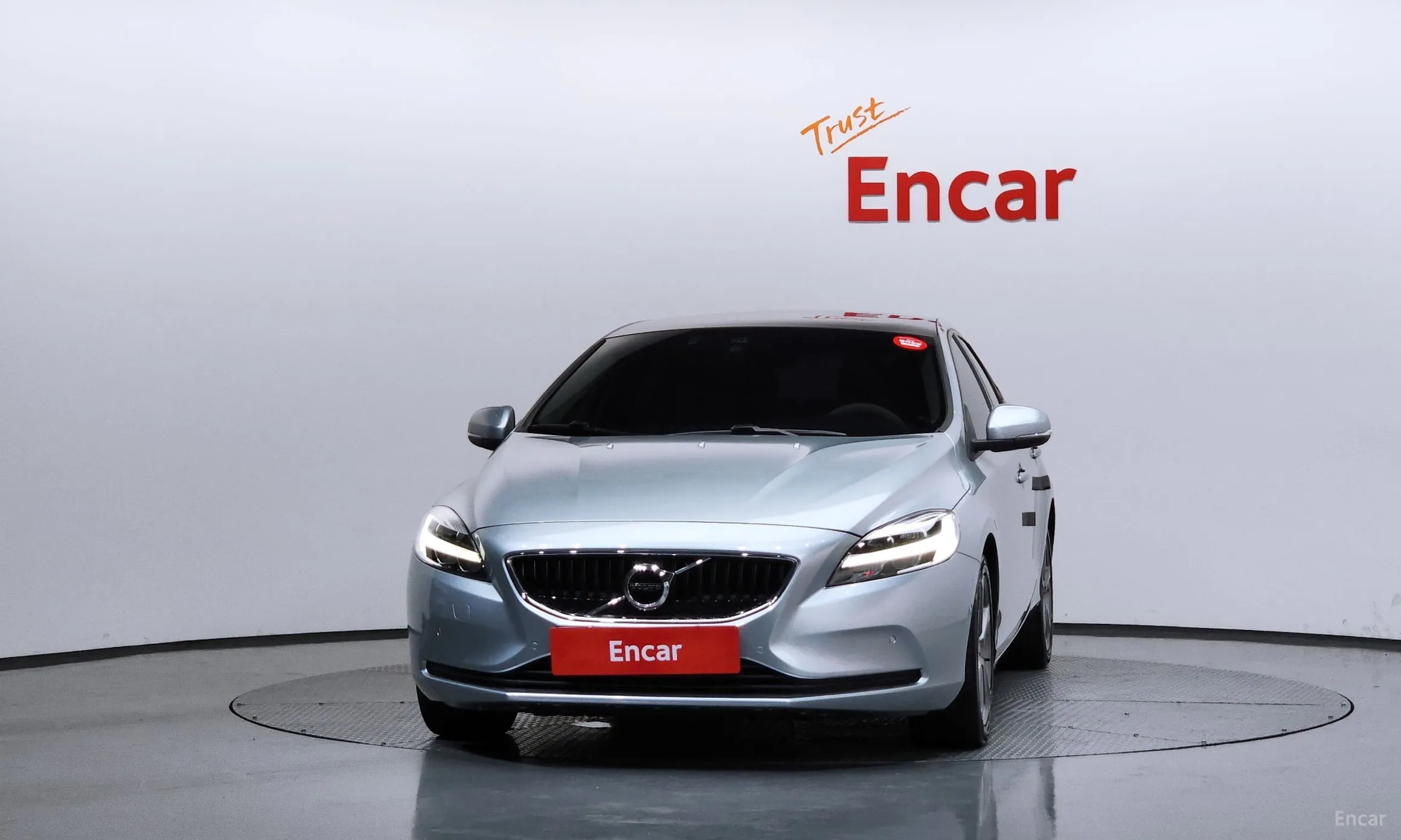 Volvo V40 превью 3