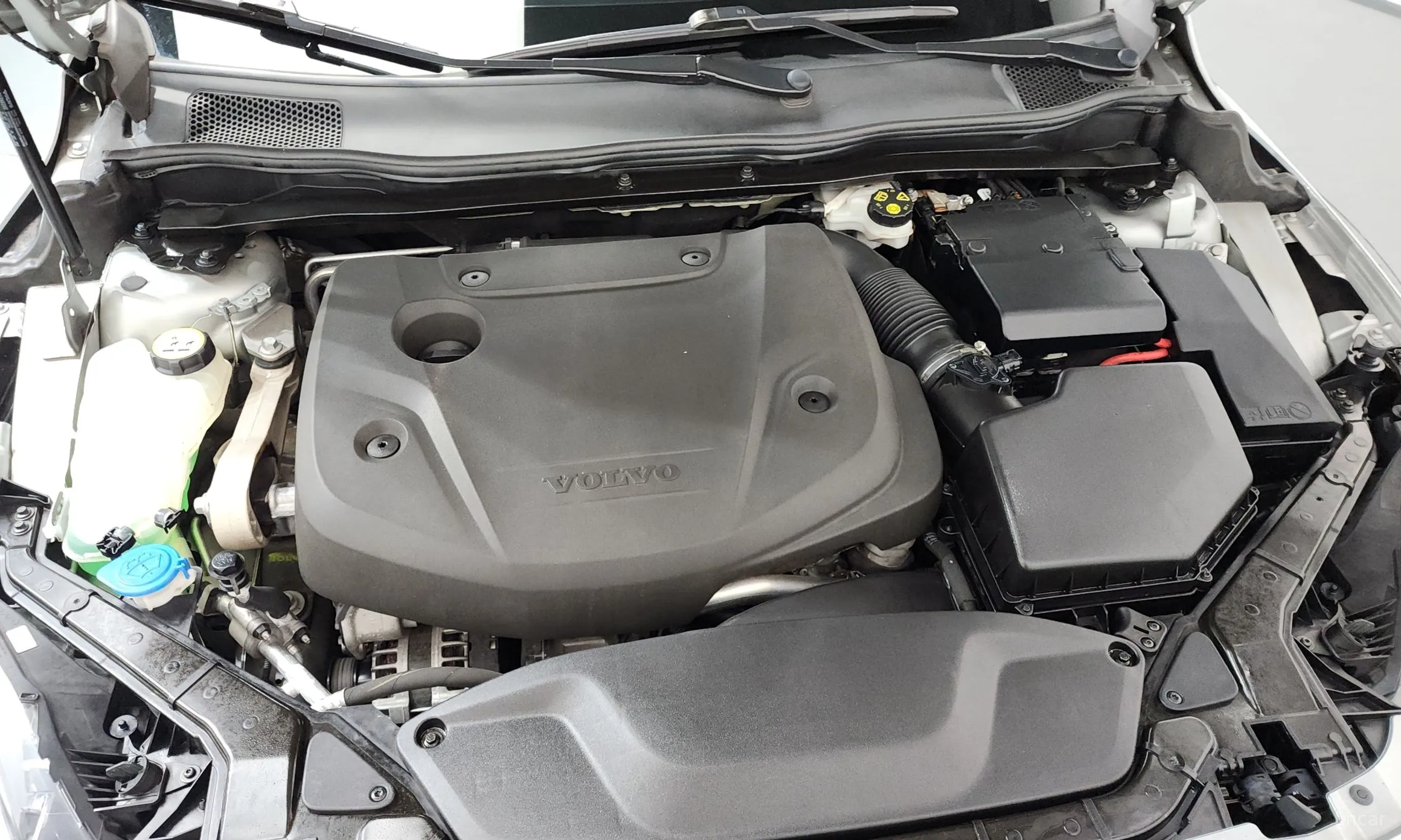 Volvo V40 превью 6