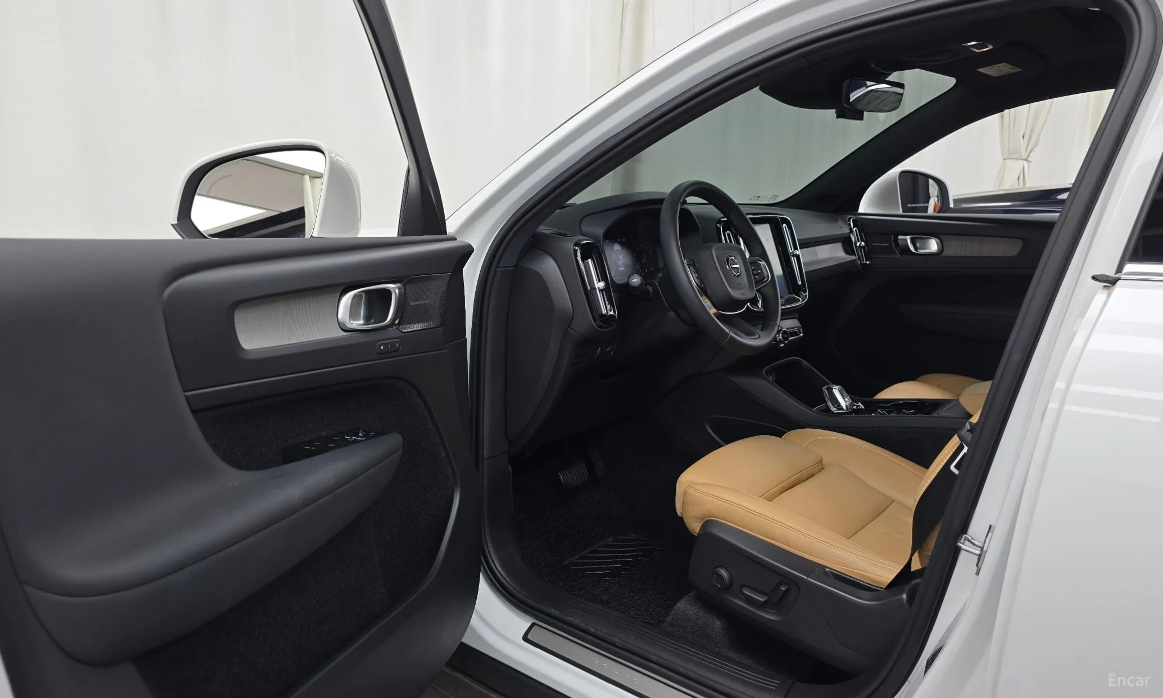 Volvo XC40 превью 10