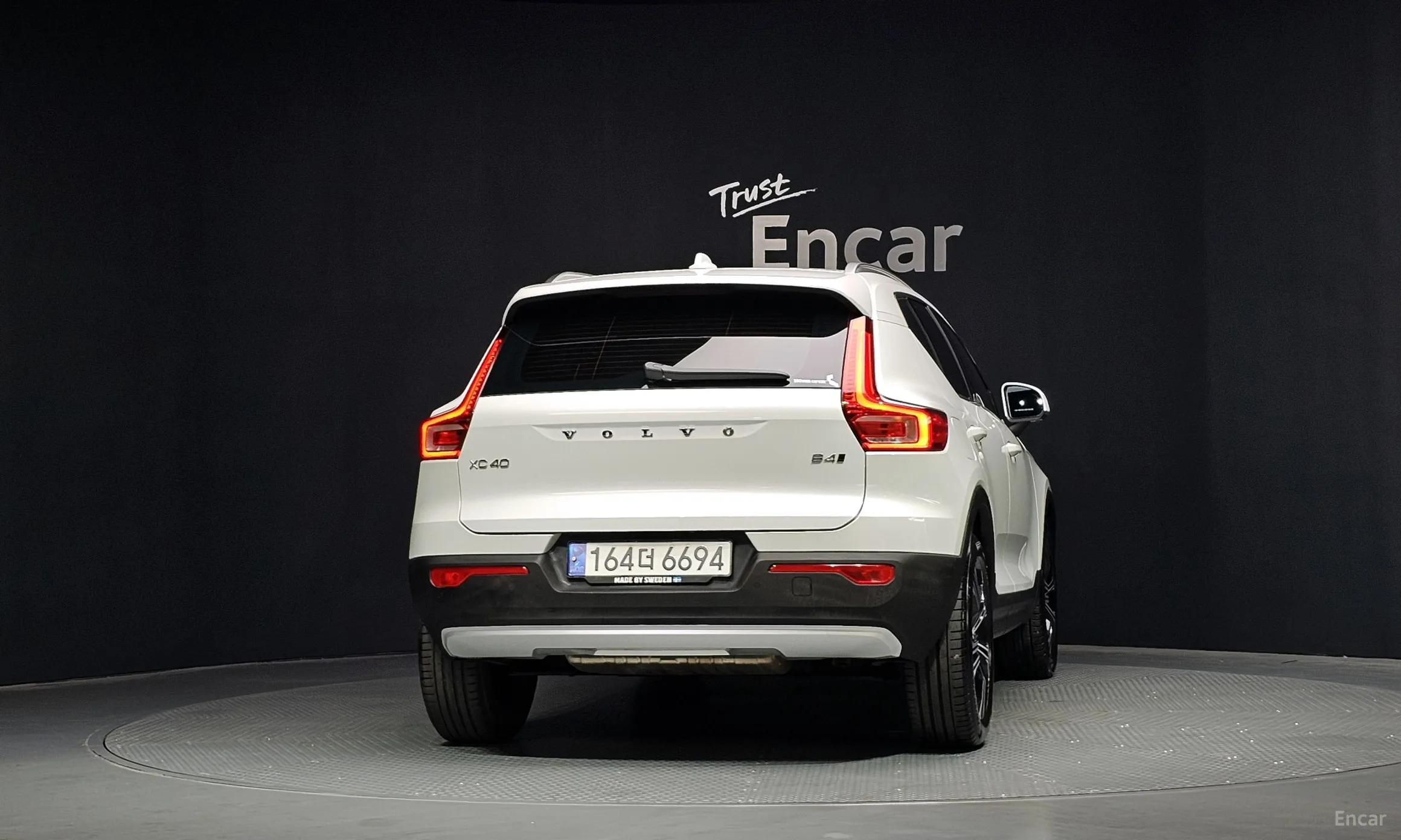 Volvo XC40 превью 4