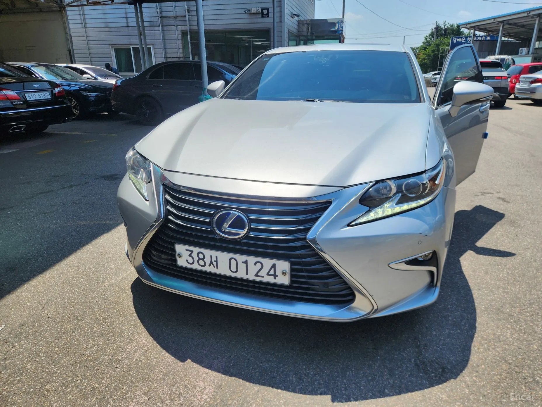 Lexus New ES300h
