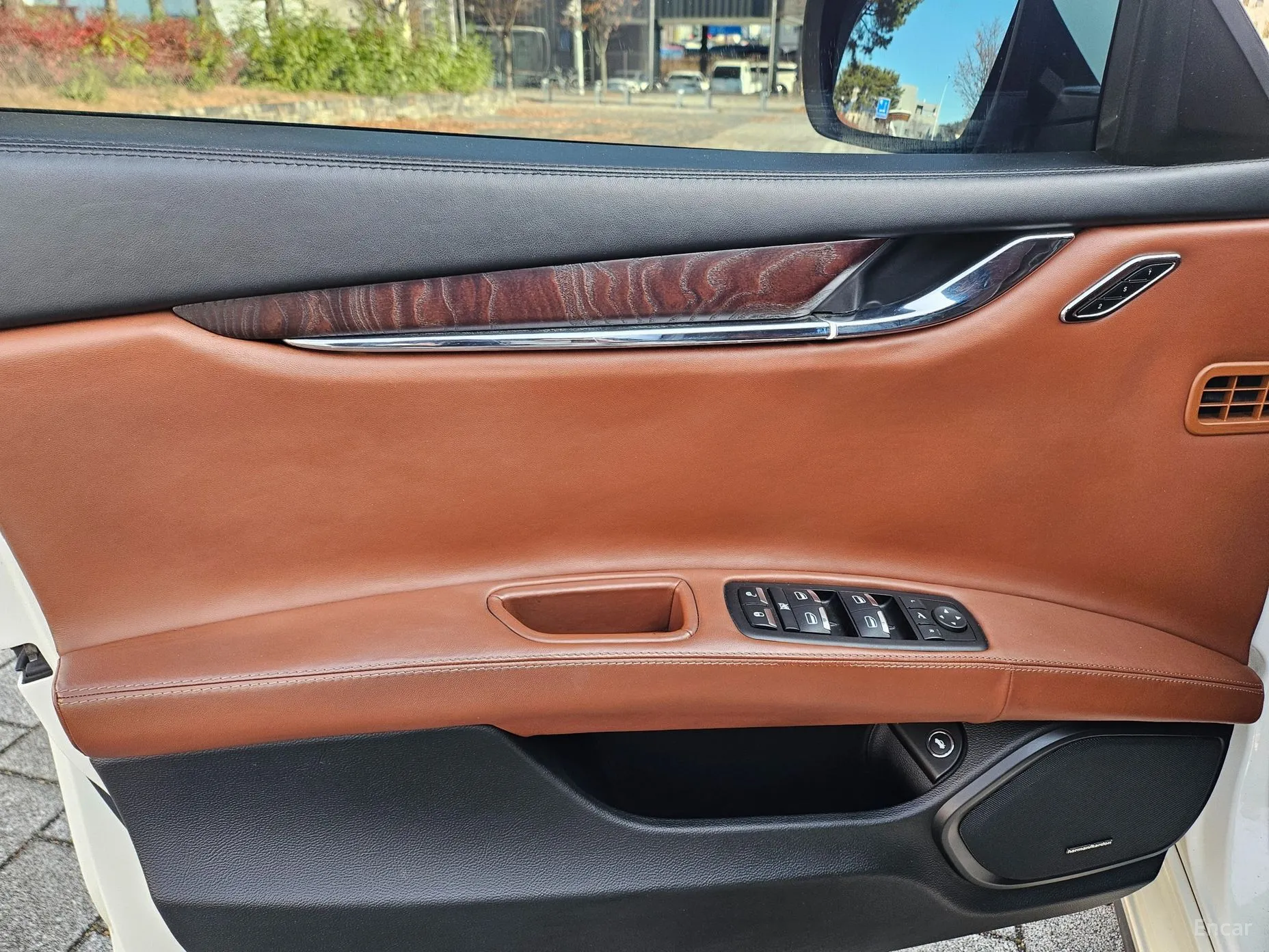 Maserati Quattroporte превью 10