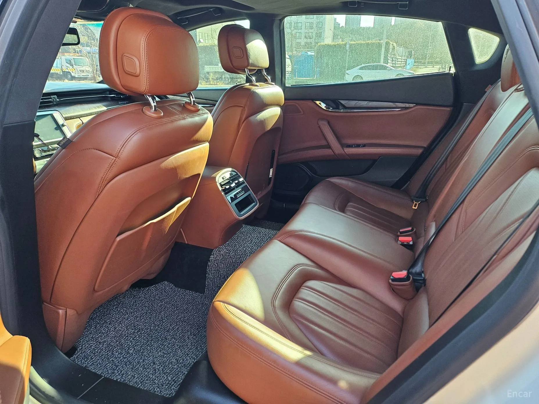 Maserati Quattroporte превью 10