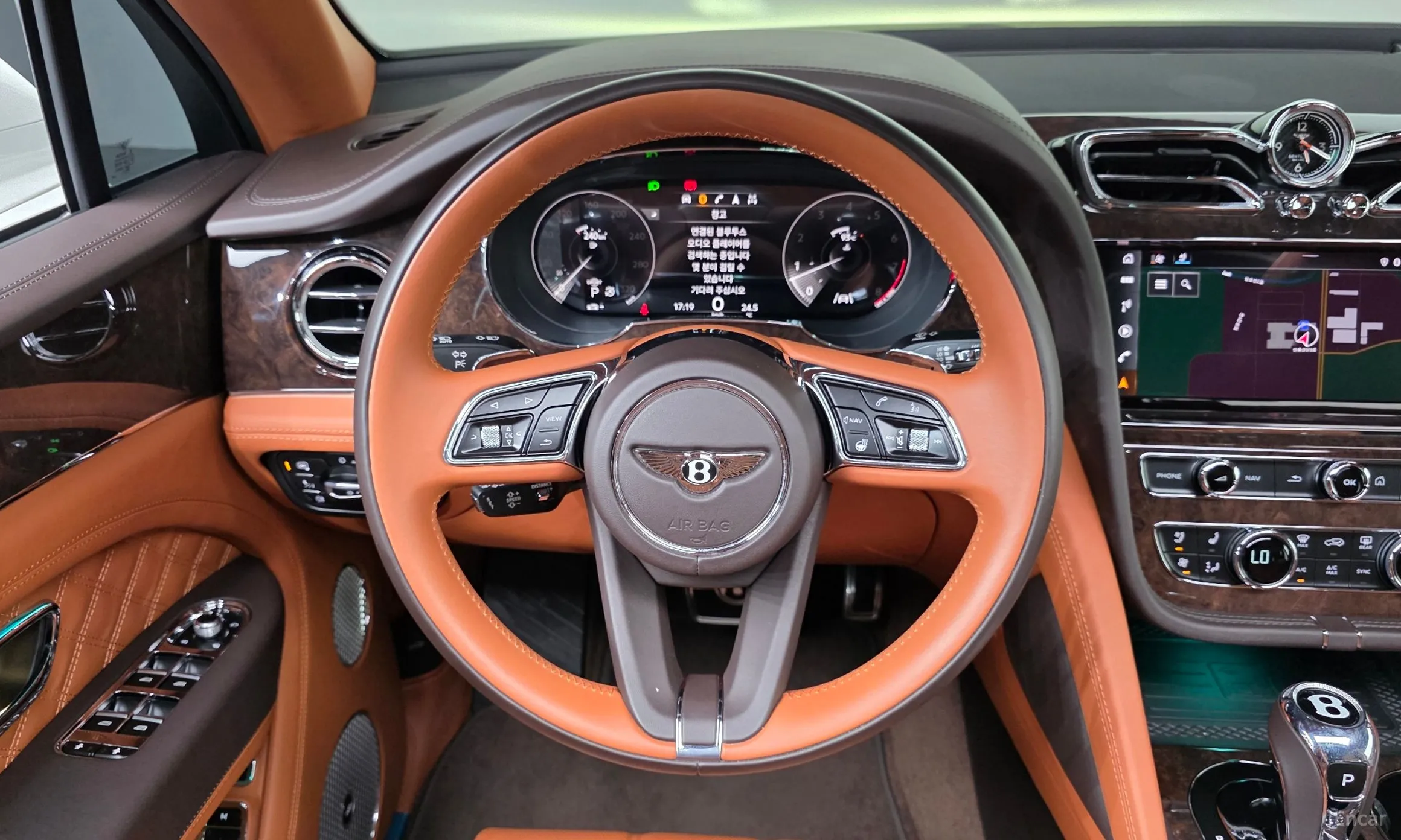 Bentley Bentayga превью 13