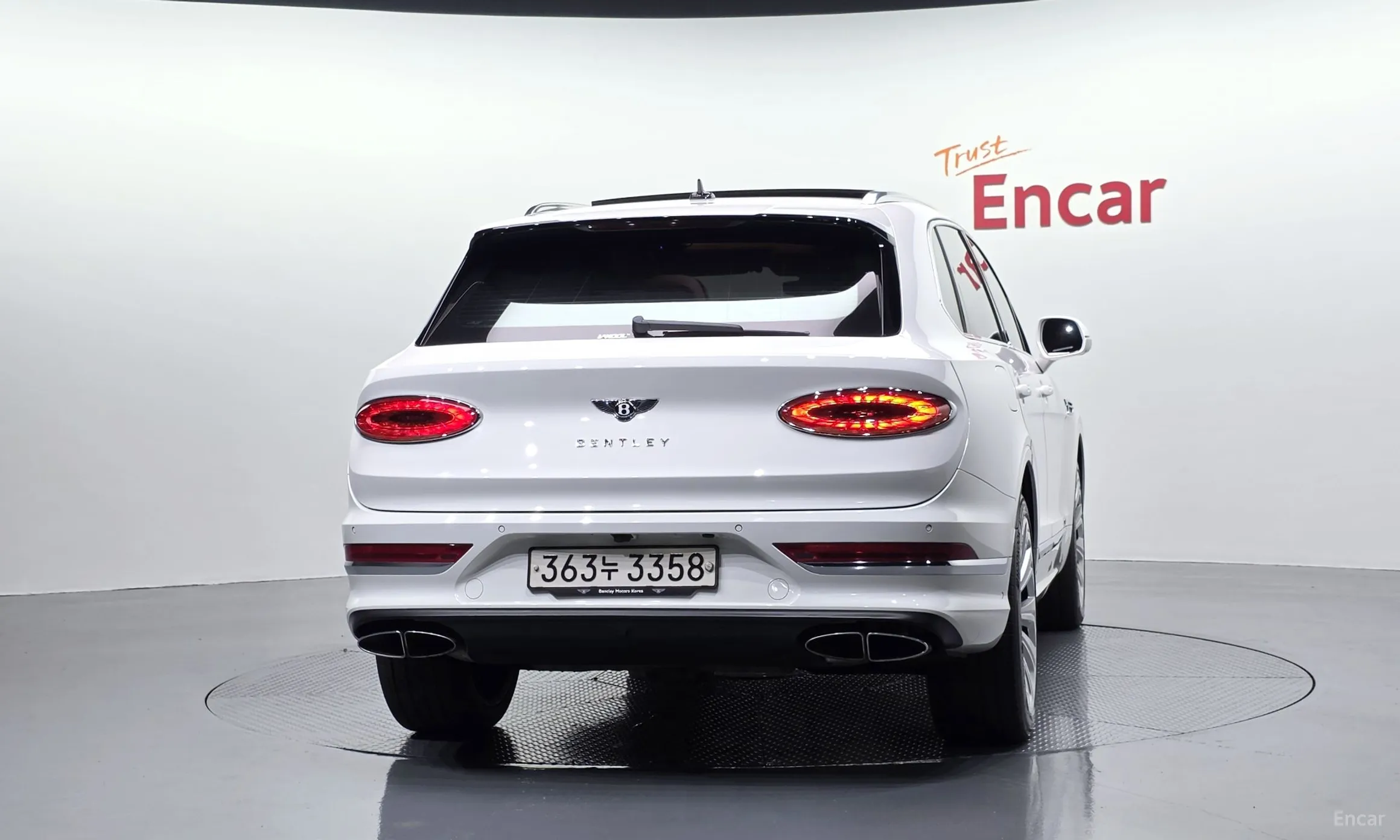 Bentley Bentayga превью 4