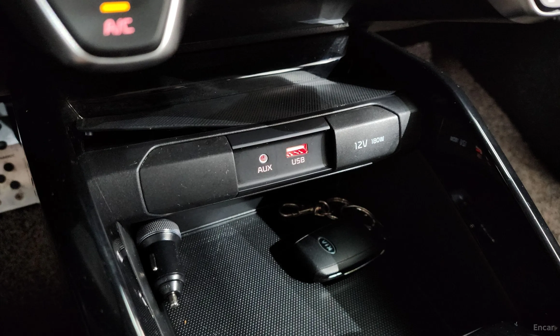 Kia Stonic превью 12
