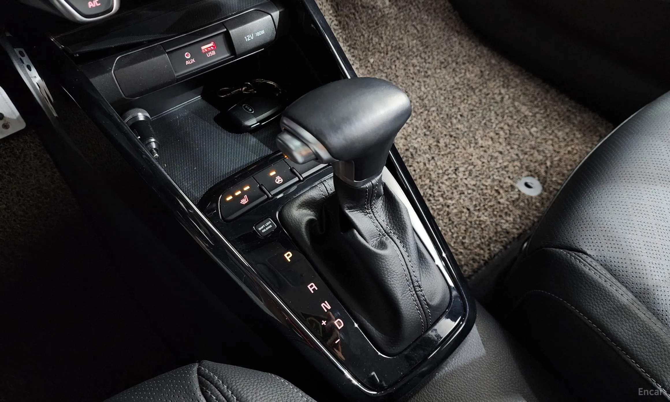 Kia Stonic превью 9