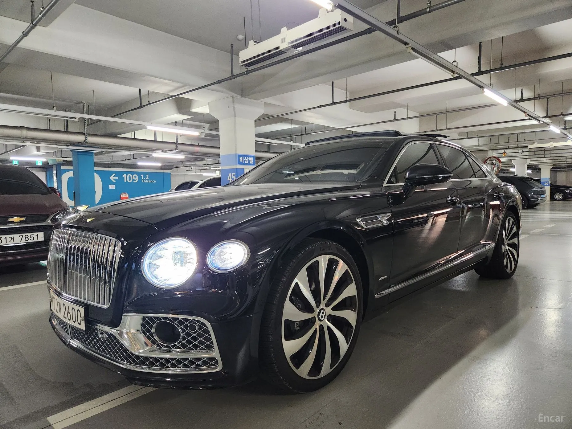 Bentley Flying Spur 3rd Generation превью 6