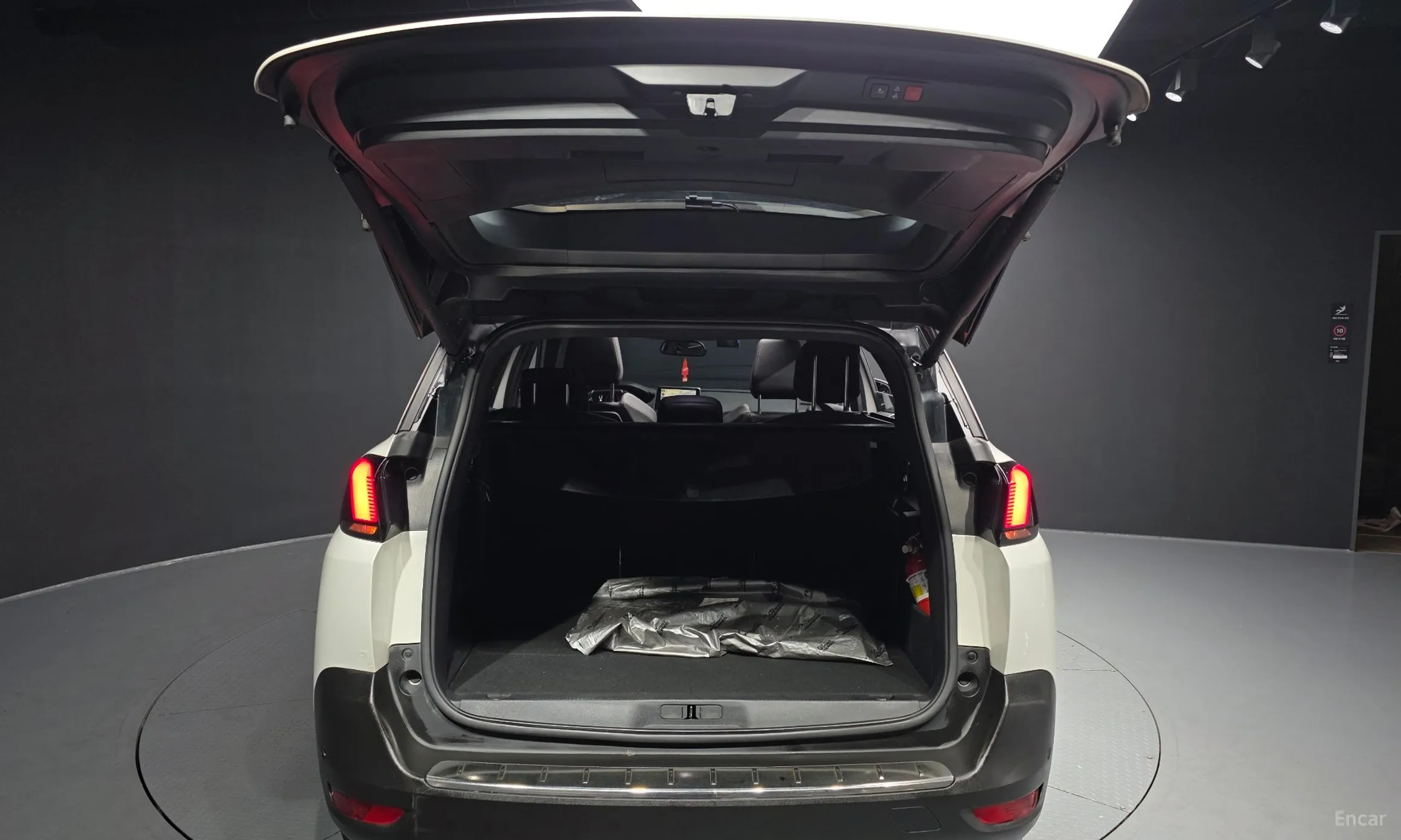 Peugeot 5008 2nd generation превью 20