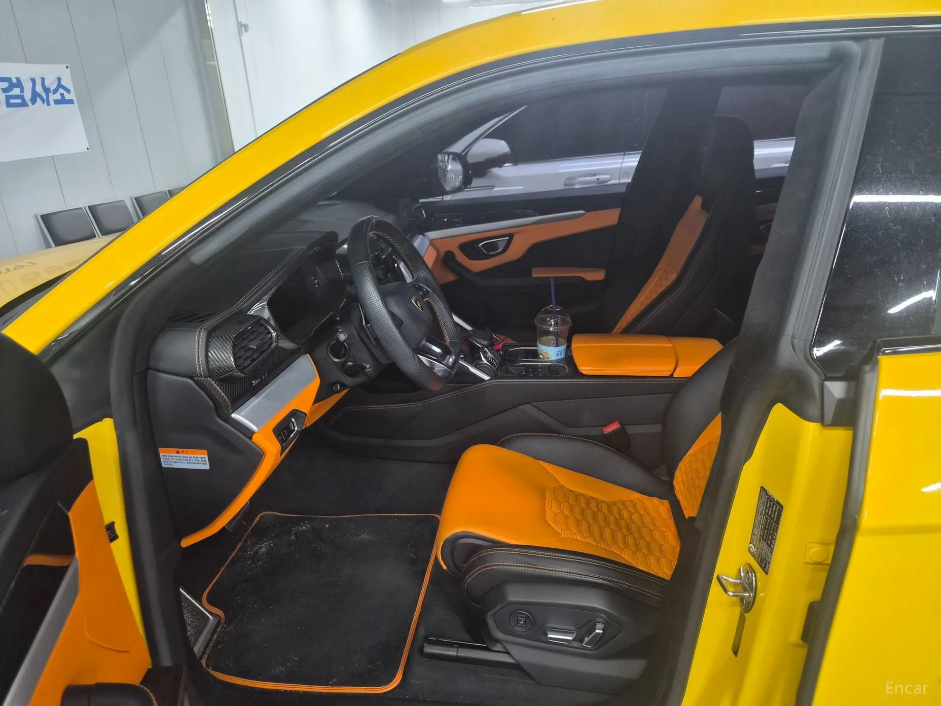 Lamborghini Urus превью 5