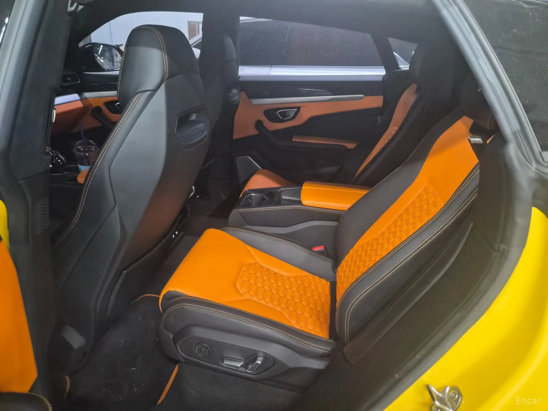 Lamborghini Urus превью 6